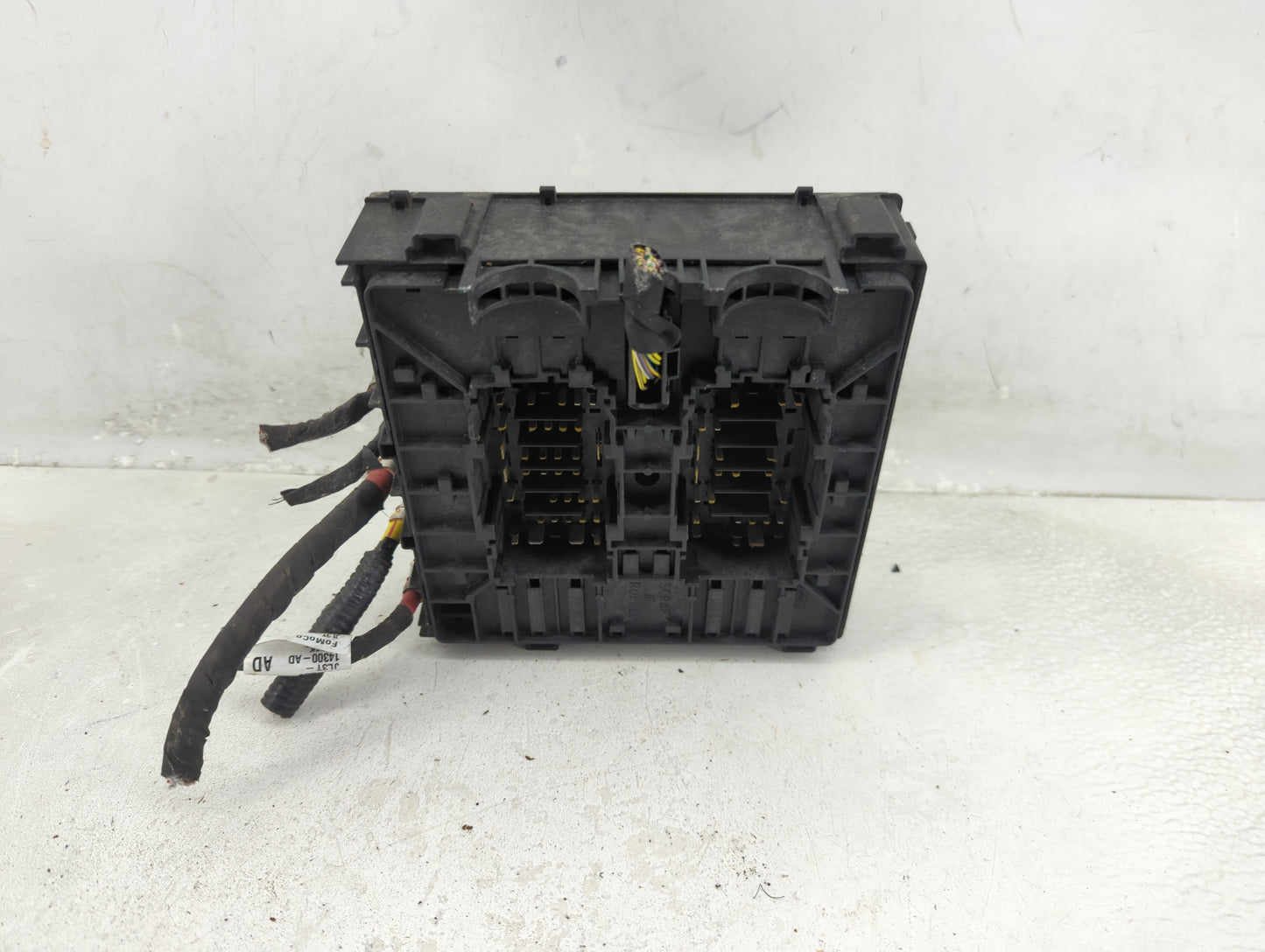 2018-2020 Ford F-150 Fusebox Fuse Box Panel Relay Module P/N:JU5T-14A003-EA Fits Fits 2018 2019 2020 OEM Used Auto Parts - O