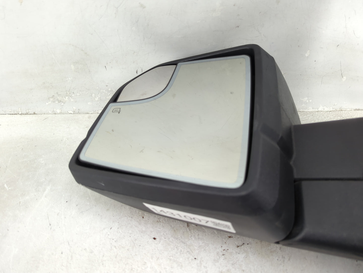 2015-2020 Ford F-150 Driver Side View Mirror - Left Door Mirror OEM Used - Oemusedautoparts1.com