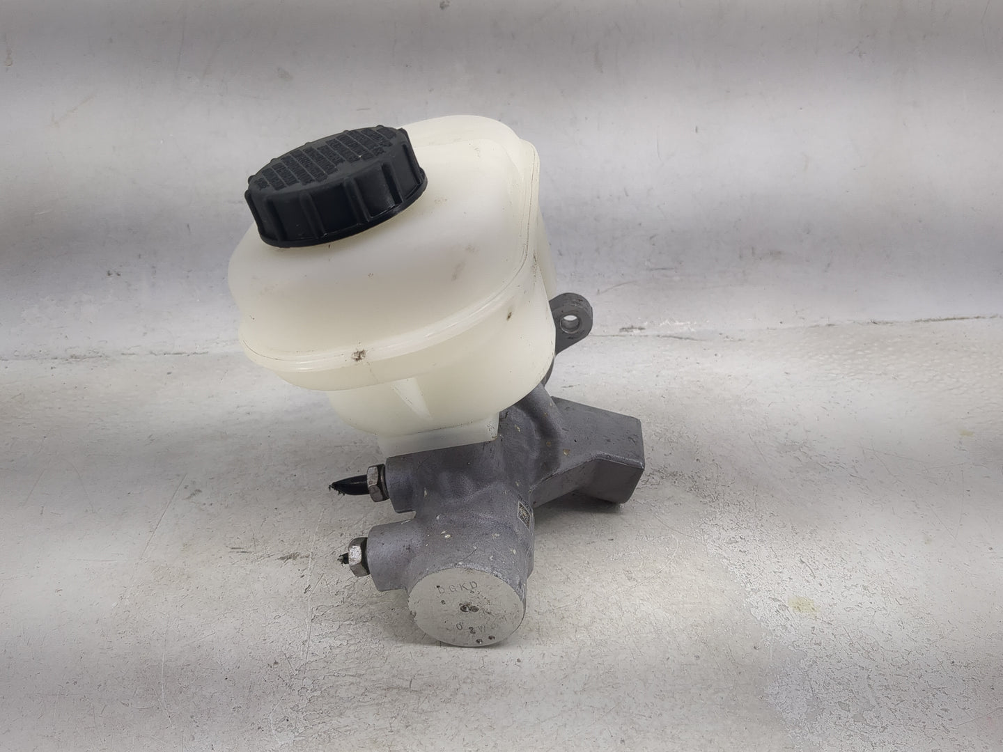 2018-2020 Ford F-150 Brake Master Cylinder 1491050 - Oemusedautoparts1.com