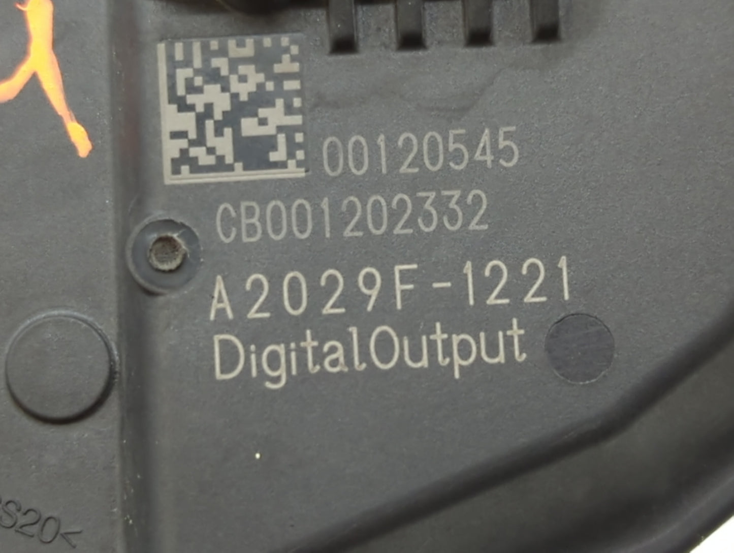 2017-2019 Ford F-150 Throttle Body P/N:71562054 HL3E-9F991-AA Fits Fits 2017 2018 2019 OEM Used Auto Parts - Oemusedautopart