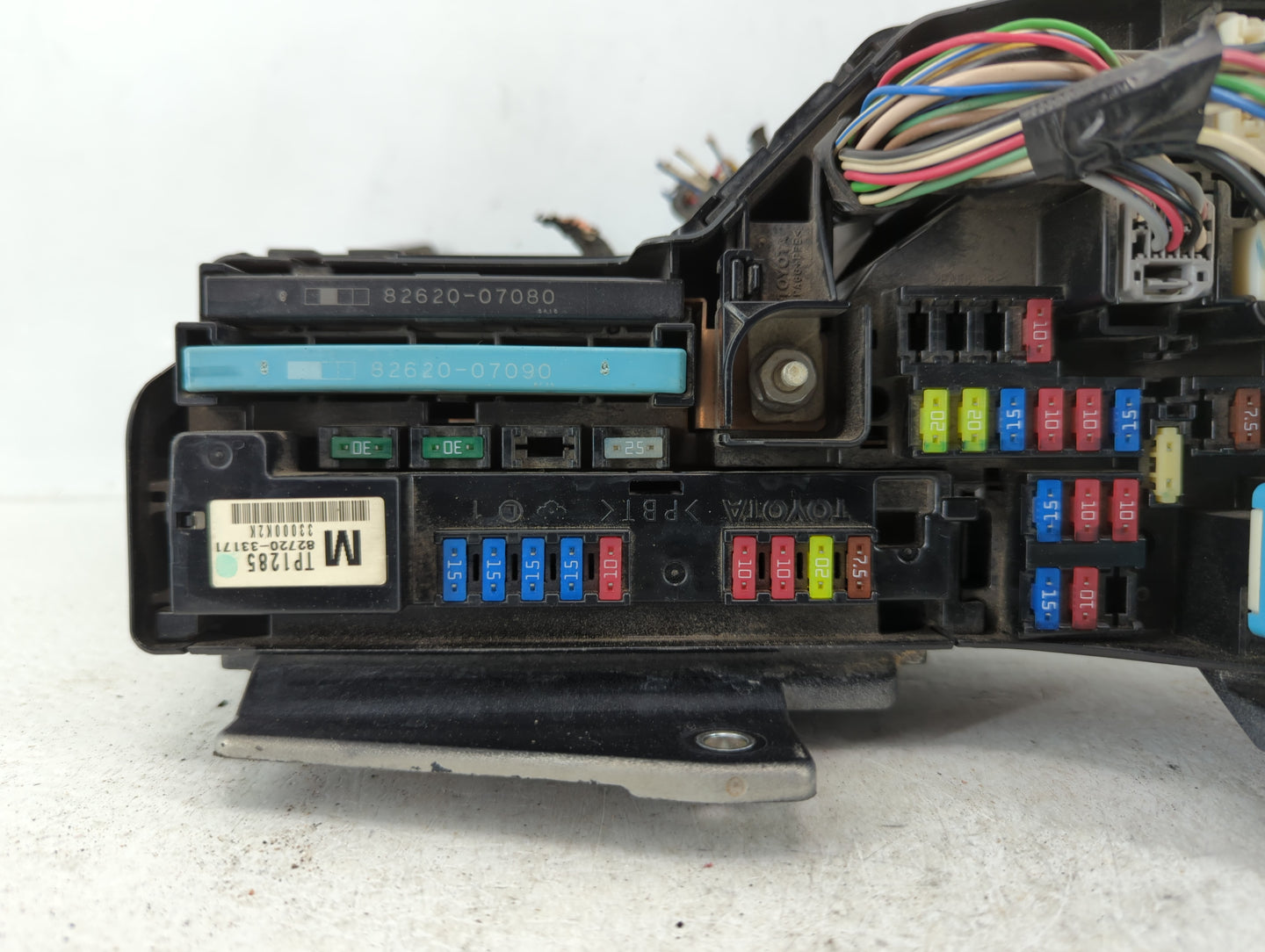2018-2020 Ford F-150 Fusebox Fuse Box Panel Relay Module P/N:82662-33210 Fits Fits 2018 2019 2020 OEM Used Auto Parts - Oemu