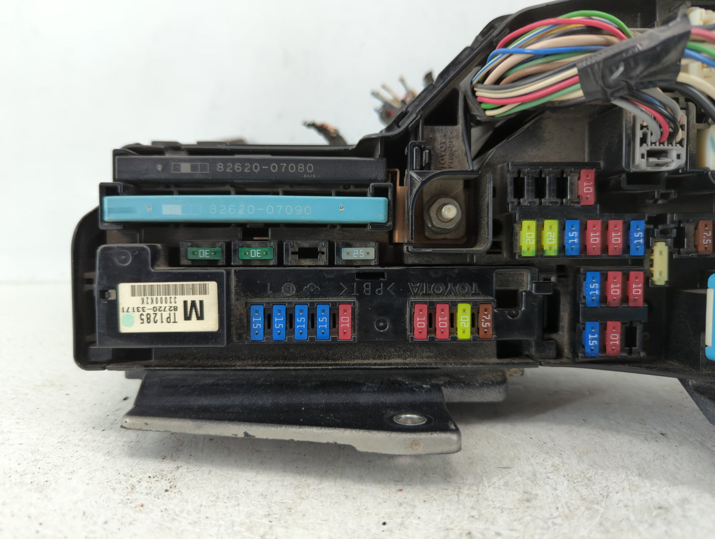 2018-2020 Ford F-150 Fusebox Fuse Box Panel Relay Module P/N:82662-33210 Fits Fits 2018 2019 2020 OEM Used Auto Parts - Oemu