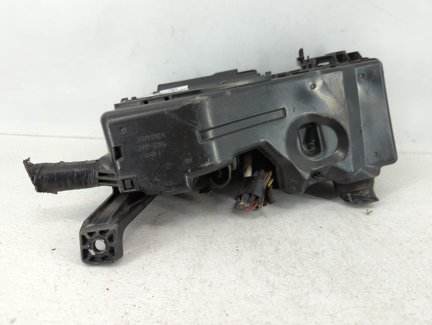 2018-2020 Ford F-150 Fusebox Fuse Box Panel Relay Module P/N:82662-33210 Fits Fits 2018 2019 2020 OEM Used Auto Parts - Oemu