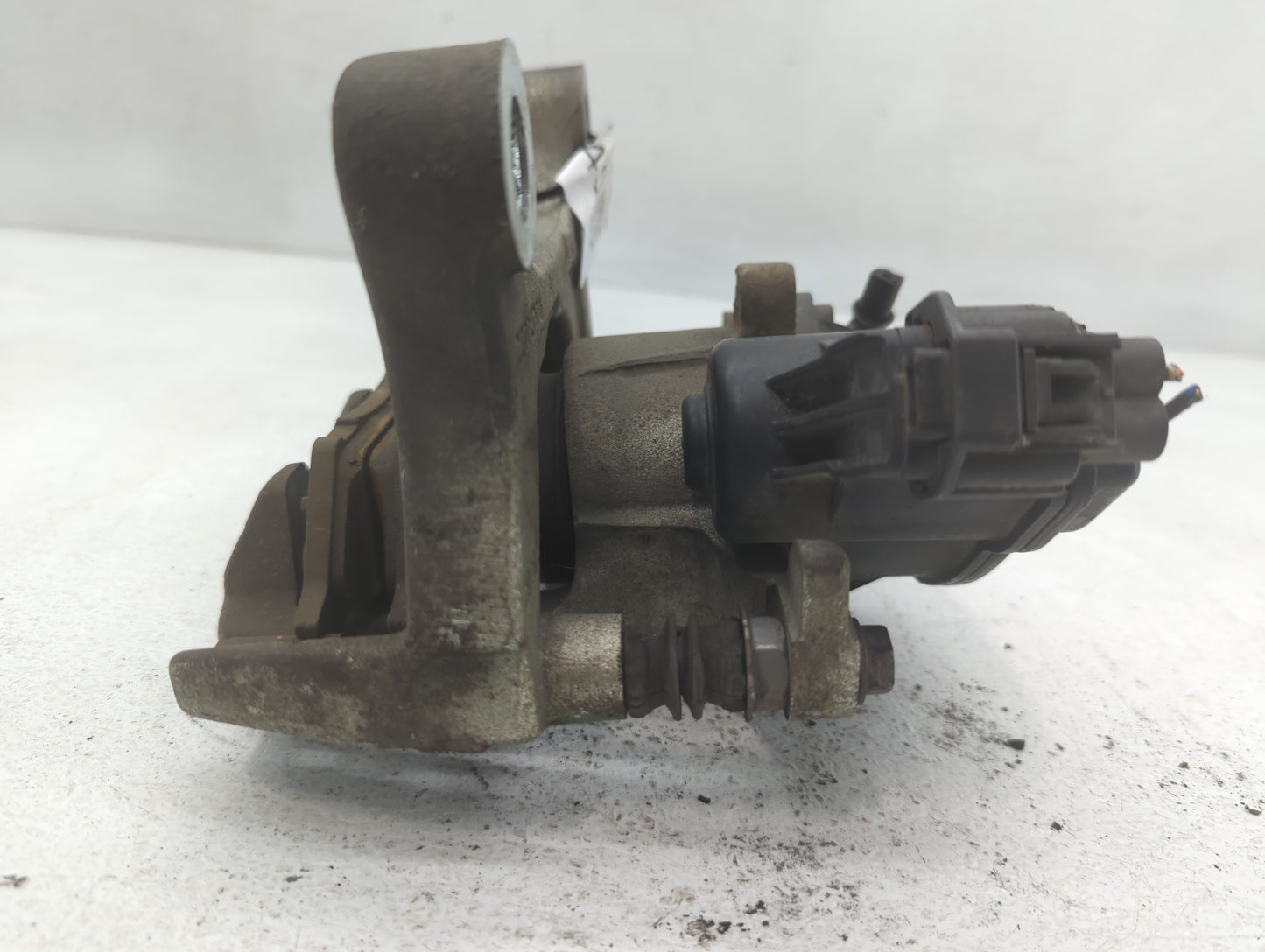 2017-2020 Ford F-150 Front Driver Left Brake Caliper - Oemusedautoparts1.com