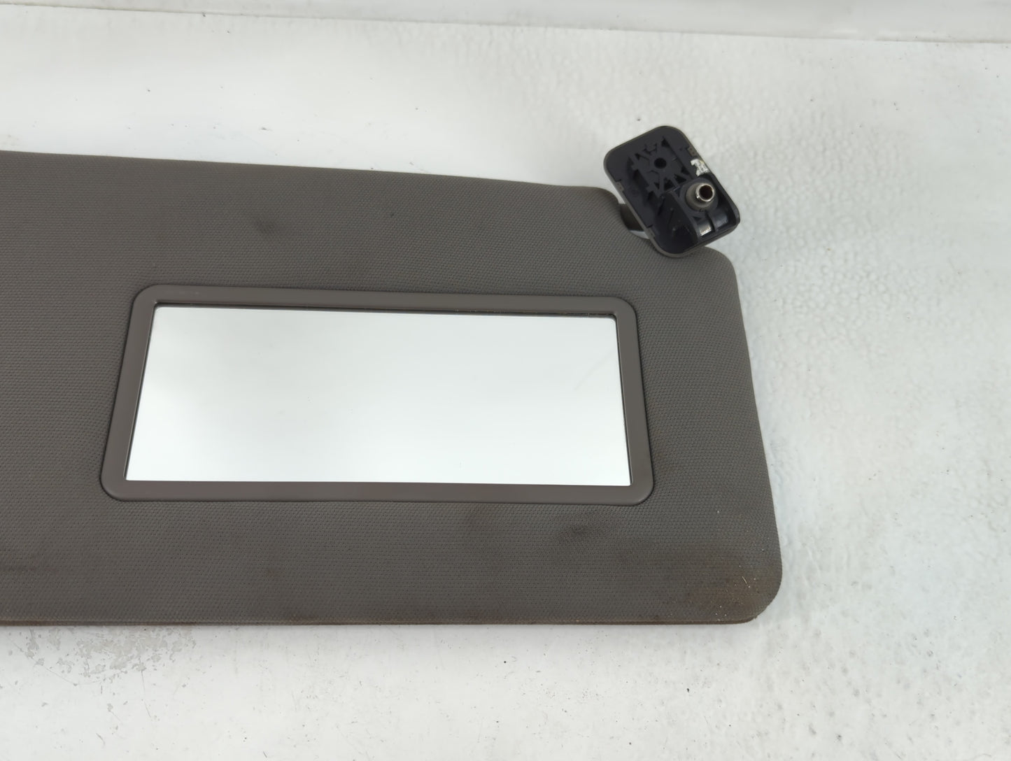 2018-2020 Ford F-150 Sun Visor Shade Replacement Passenger Right Mirror Fits Fits 2018 2019 2020 OEM Used Auto Parts - Oemus
