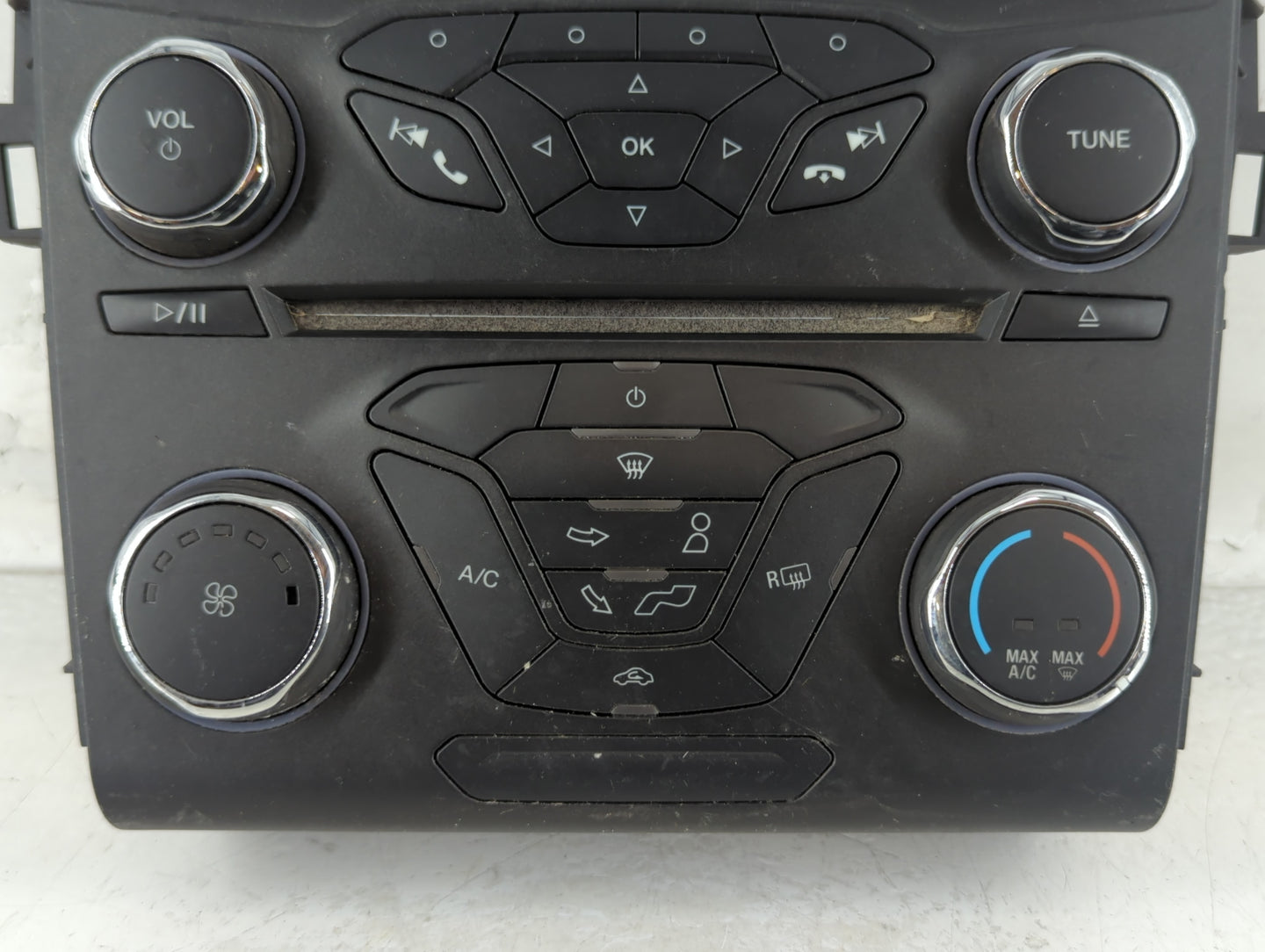 2019-2020 Ford F-150 Radio AM FM Cd Player Receiver Replacement P/N:18E243 Fits Fits 2019 2020 OEM Used Auto Parts - Oemused