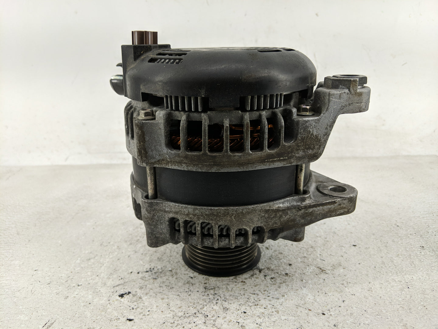 2017-2022 Ford F-250 Super Duty Alternator Replacement Generator Charging Assembly Engine OEM P/N:LC3T-10300-AA Fits OEM Use