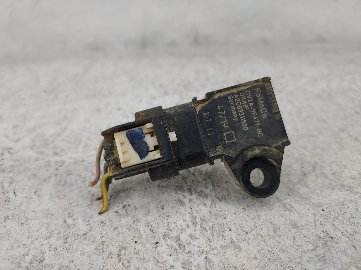 Ford F150 Mass Air Flow Meter Maf Sensor 1487435 - Oemusedautoparts1.com