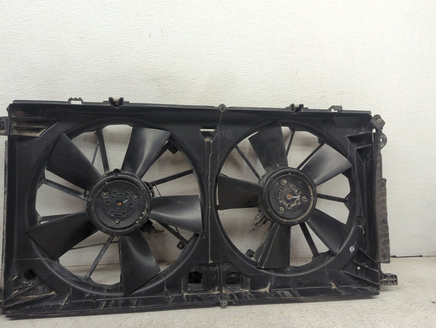 2020 Ford F150 Pickup Electric Radiator Cooling Fan Motor Assembly P/N:3137234119 Fits Fits 2017 2018 2019 2021 OEM Used Aut