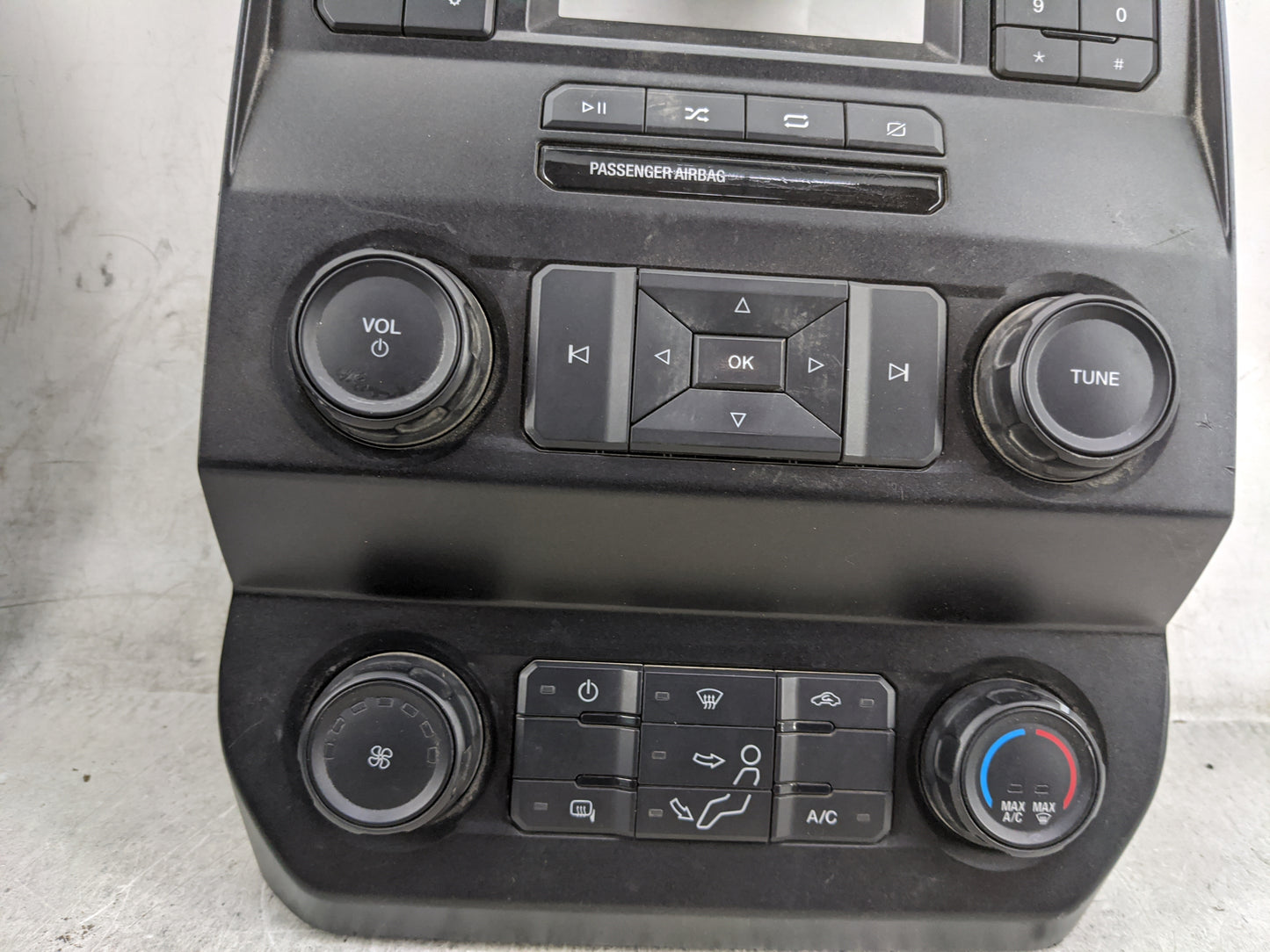 2020 Ford F350sd Radio AM FM Cd Player Receiver Replacement P/N:LC3T-18E243-AEC 17031606-03 Fits Fits 2019 2021 2022 OEM Use