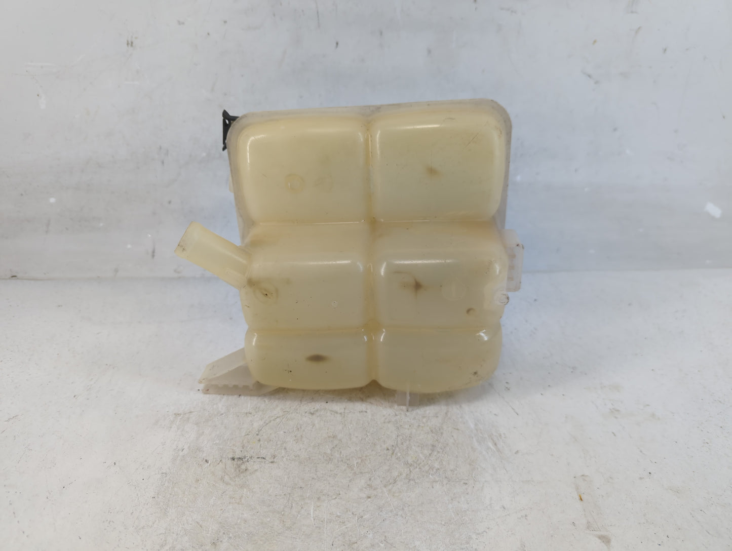 2020 Ford Focus Windshield Washer Fluid Reservoir Bottle Oem - Oemusedautoparts1.com