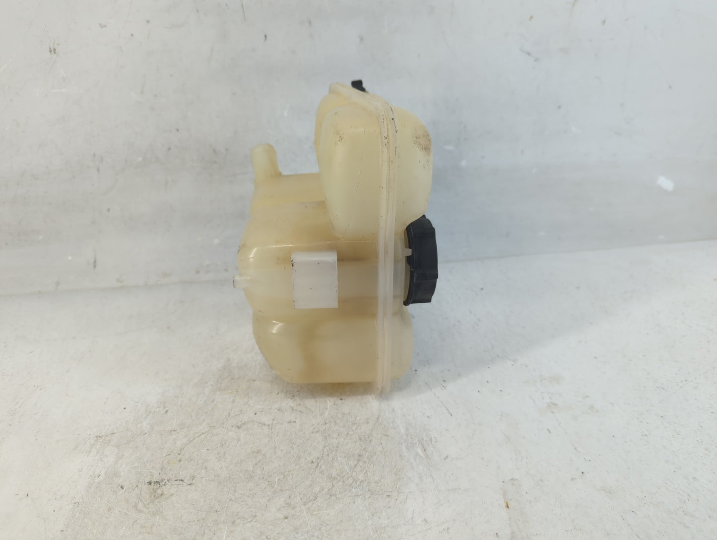 2020 Ford Focus Windshield Washer Fluid Reservoir Bottle Oem - Oemusedautoparts1.com