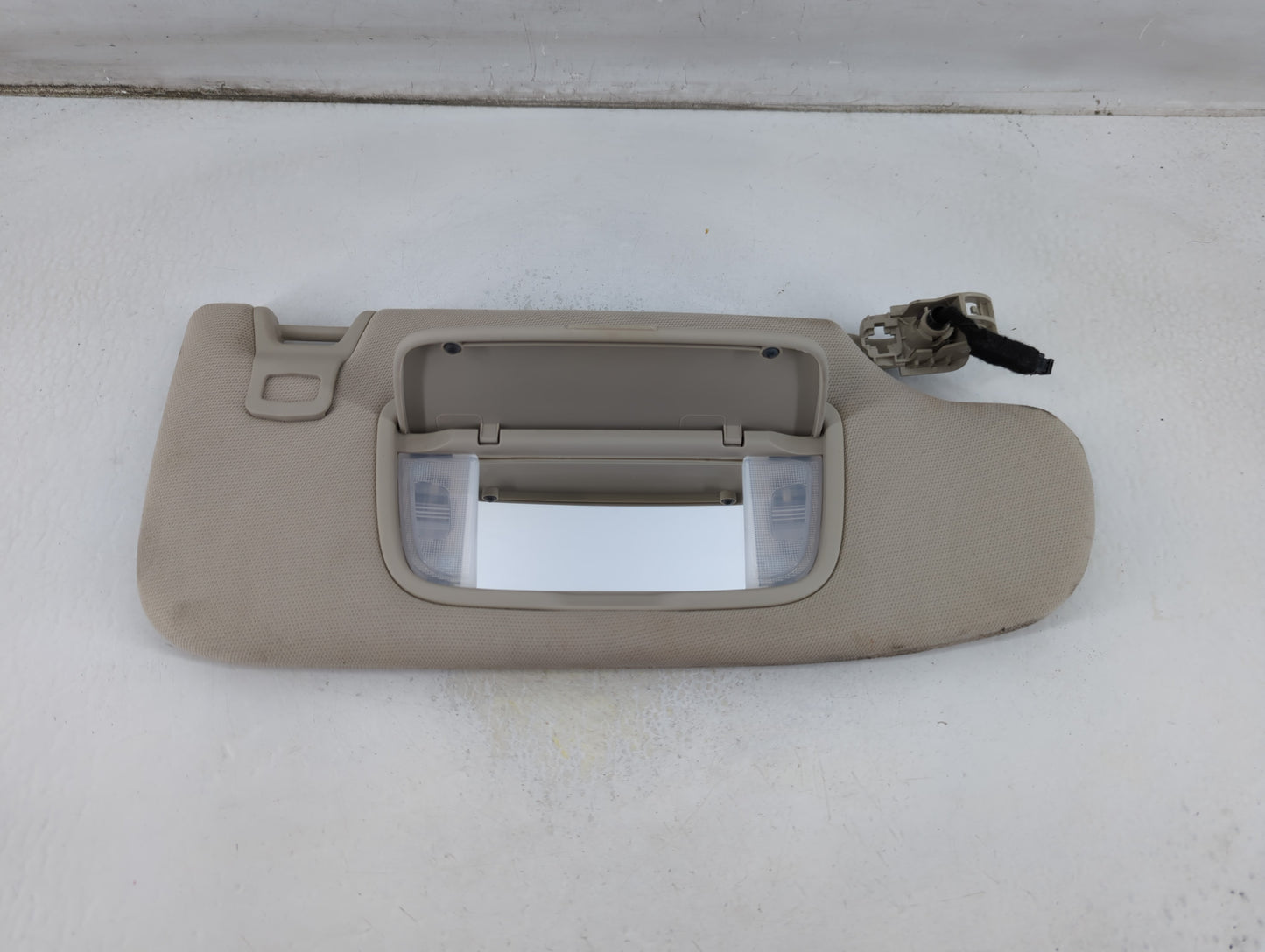 2017-2020 Ford Fusion Sun Visor Shade Replacement Passenger Right Mirror Fits Fits 2017 2018 2019 2020 OEM Used Auto Parts -