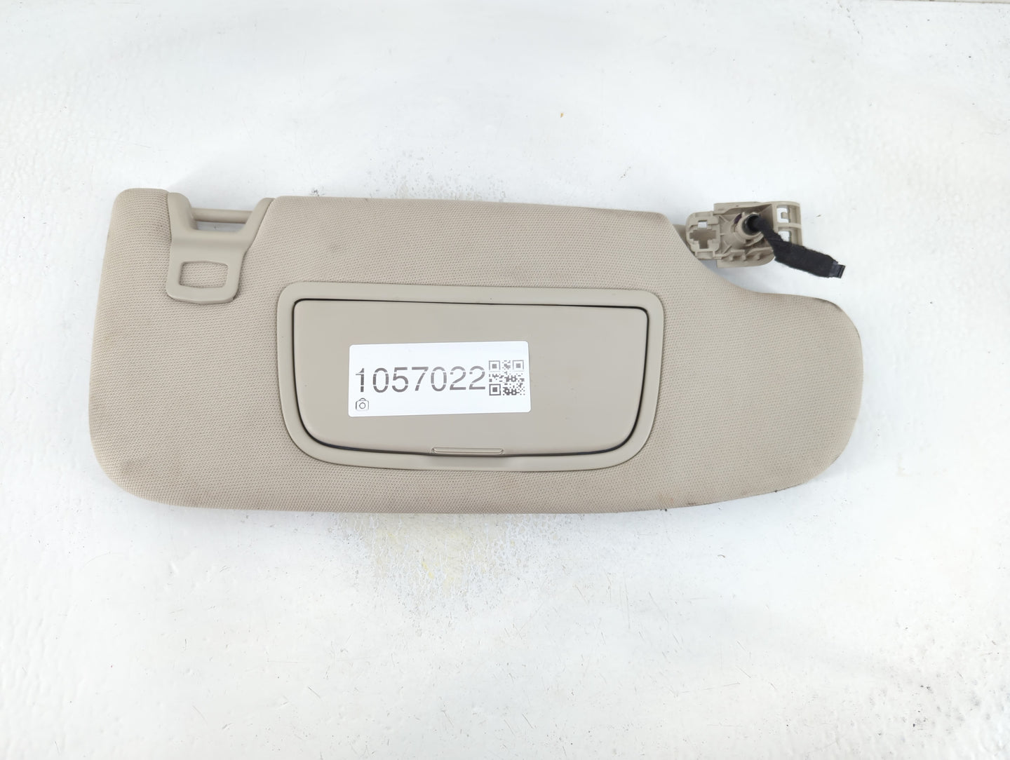 2017-2020 Ford Fusion Sun Visor Shade Replacement Passenger Right Mirror Fits Fits 2017 2018 2019 2020 OEM Used Auto Parts -