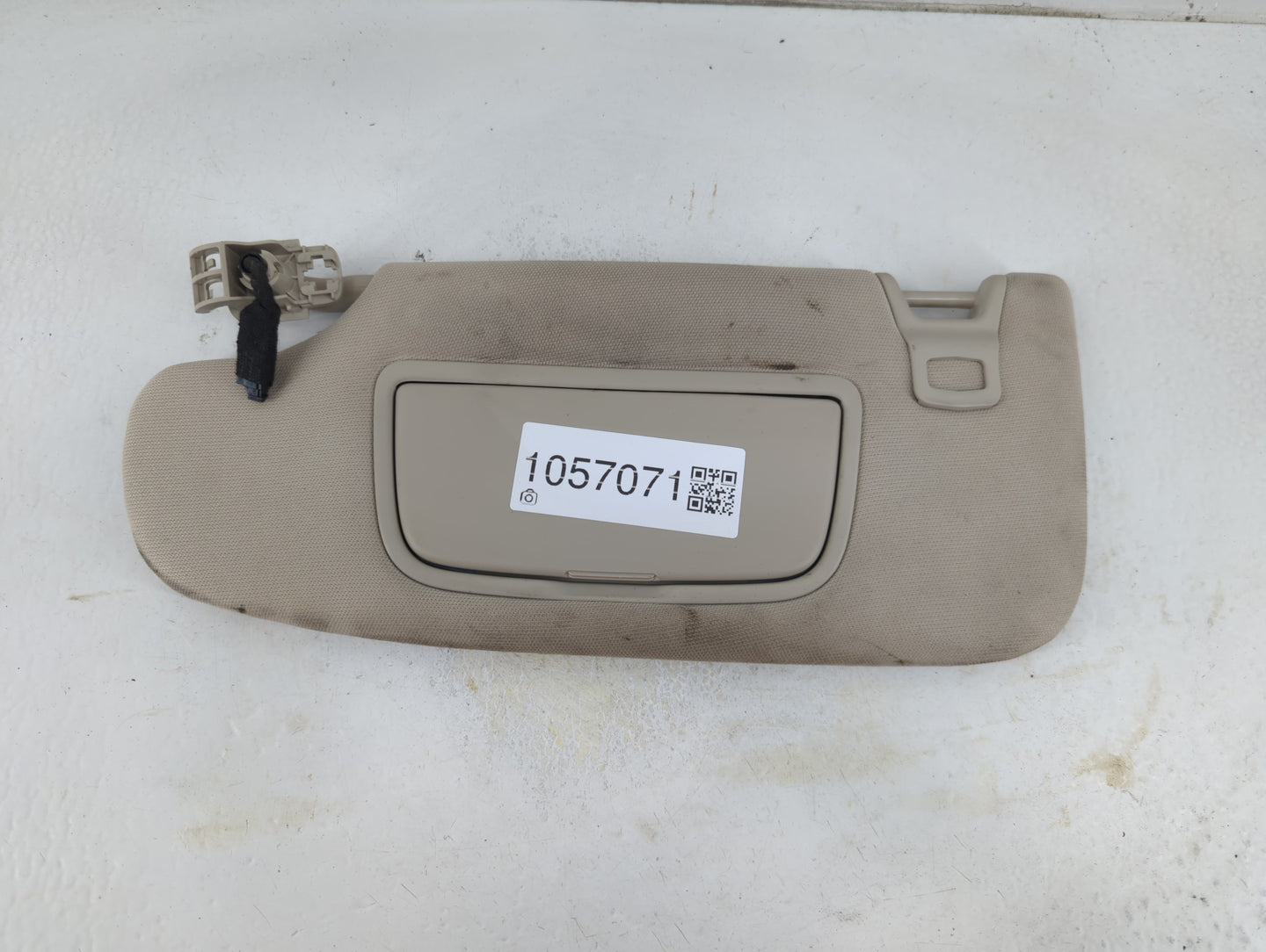 2017-2020 Ford Fusion Sun Visor Shade Replacement Driver Left Mirror Fits Fits 2017 2018 2019 2020 OEM Used Auto Parts - Oem