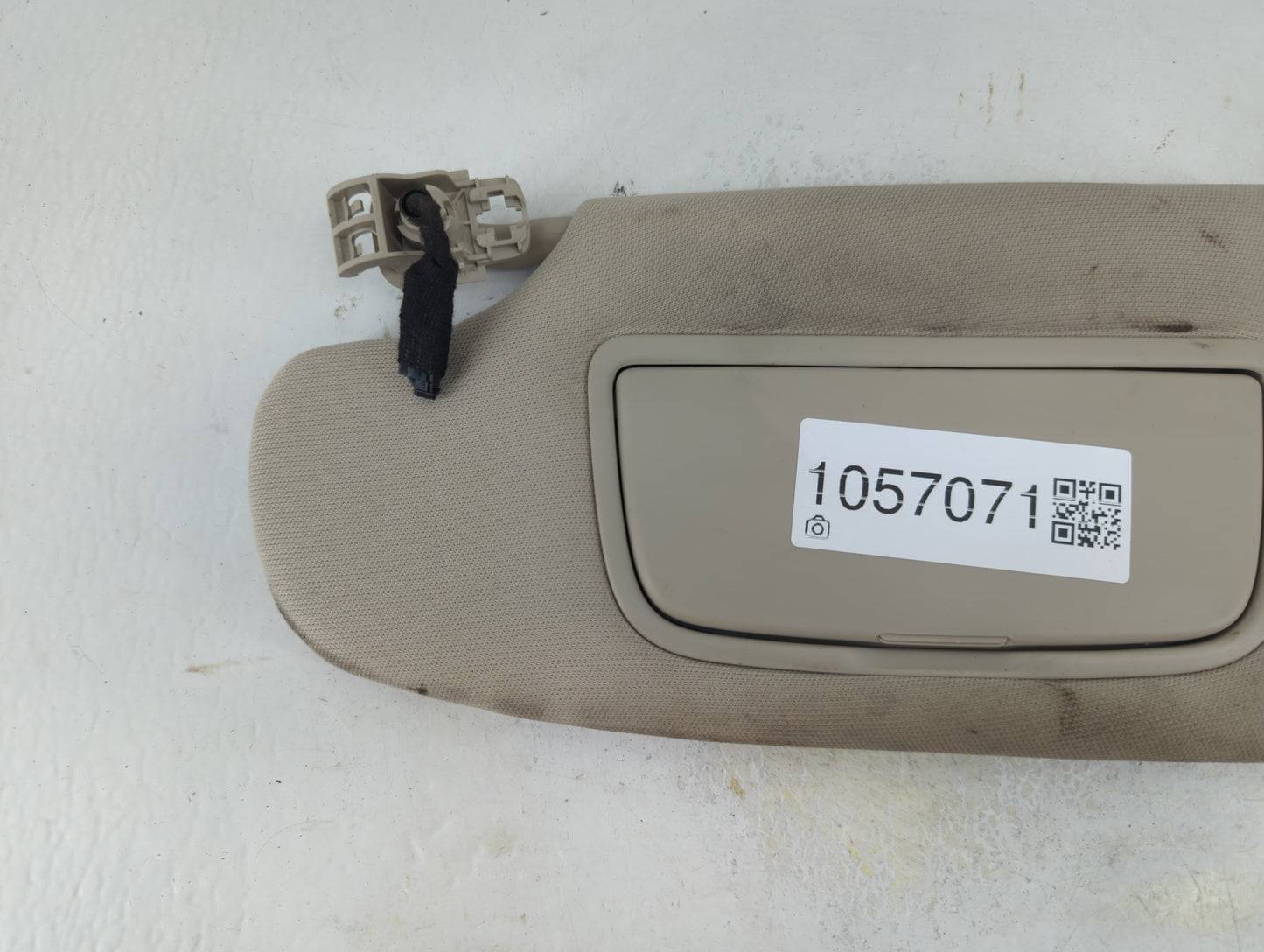 2017-2020 Ford Fusion Sun Visor Shade Replacement Driver Left Mirror Fits Fits 2017 2018 2019 2020 OEM Used Auto Parts - Oem