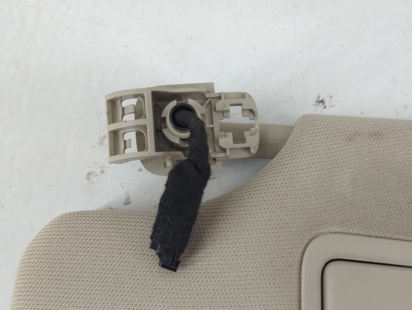 2017-2020 Ford Fusion Sun Visor Shade Replacement Driver Left Mirror Fits Fits 2017 2018 2019 2020 OEM Used Auto Parts - Oem