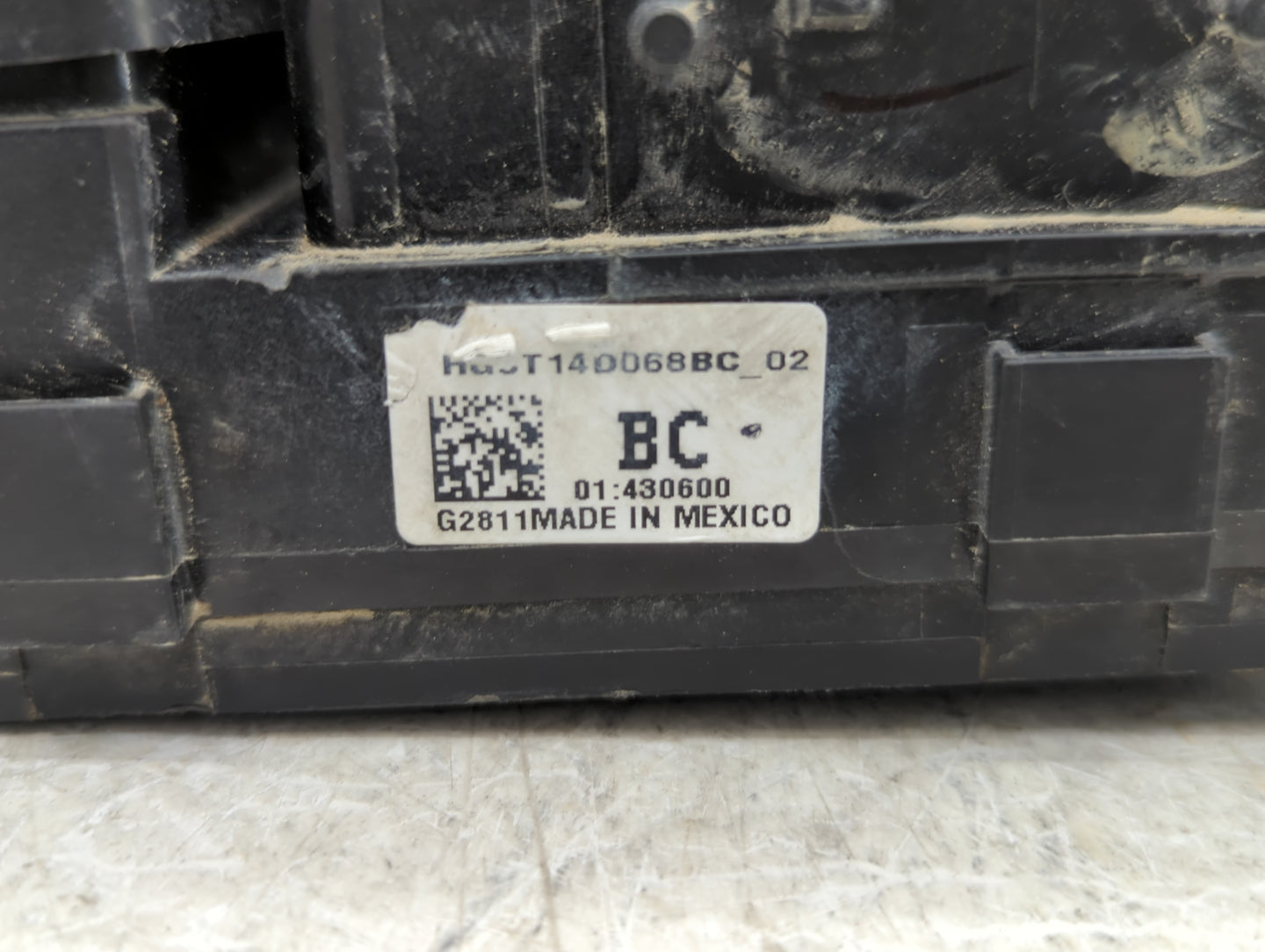 2017-2020 Ford Fusion Fusebox Fuse Box Panel Relay Module P/N:G2GT-14A075 AA Fits Fits 2017 2018 2019 2020 OEM Used Auto Par