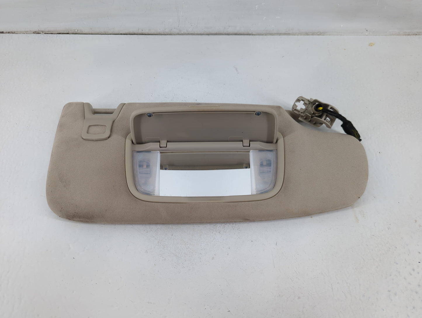 2017-2020 Ford Fusion Sun Visor Shade Replacement Passenger Right Mirror Fits Fits 2017 2018 2019 2020 OEM Used Auto Parts -