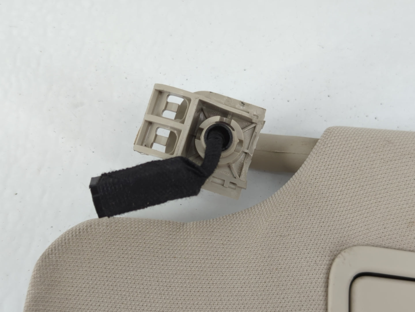 2017-2020 Ford Fusion Sun Visor Shade Replacement Passenger Right Mirror Fits Fits 2017 2018 2019 2020 OEM Used Auto Parts -