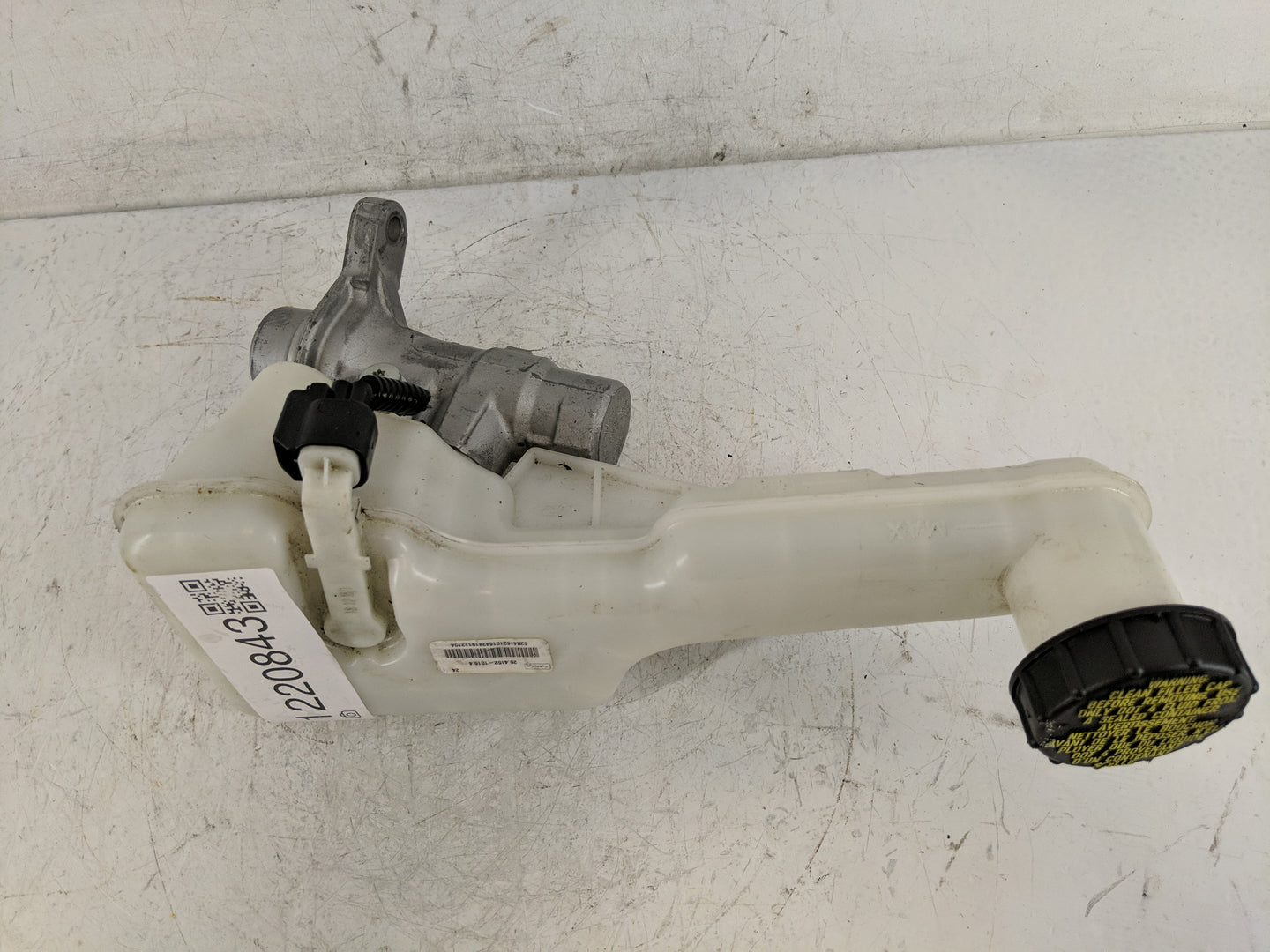 2017-2020 Ford Fusion Brake Master Cylinder - Oemusedautoparts1.com