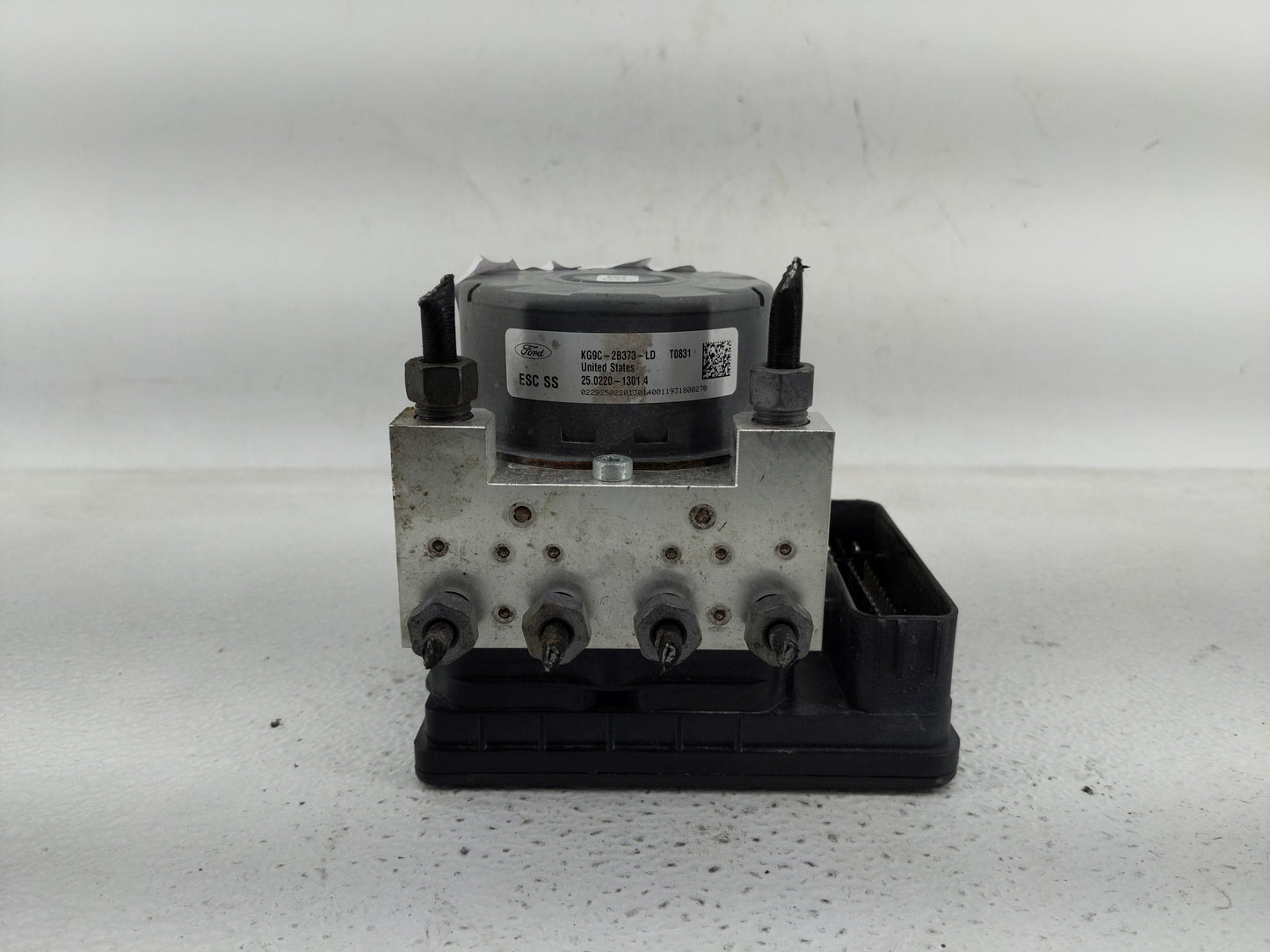 2020 Ford Fusion ABS Pump Control Module Replacement P/N:KG9C-2B373-LD Fits OEM Used Auto Parts - Oemusedautoparts1.com