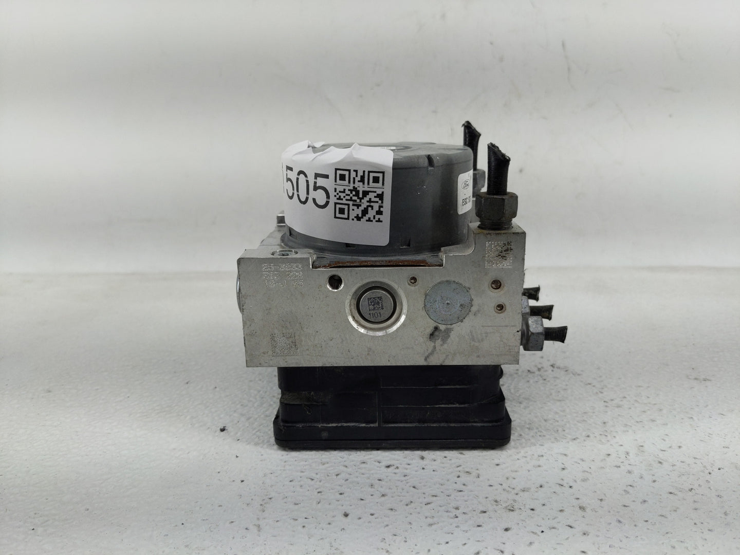 2020 Ford Fusion ABS Pump Control Module Replacement P/N:KG9C-2B373-LD Fits OEM Used Auto Parts - Oemusedautoparts1.com
