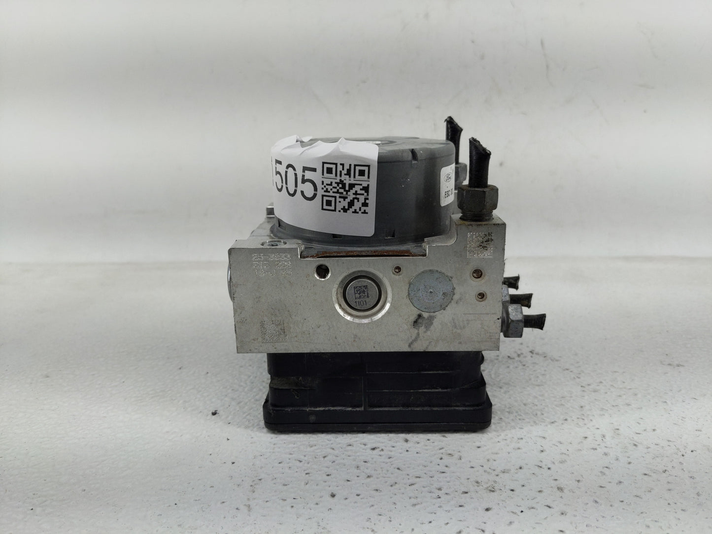 2020 Ford Fusion ABS Pump Control Module Replacement P/N:KG9C-2B373-LD Fits OEM Used Auto Parts - Oemusedautoparts1.com