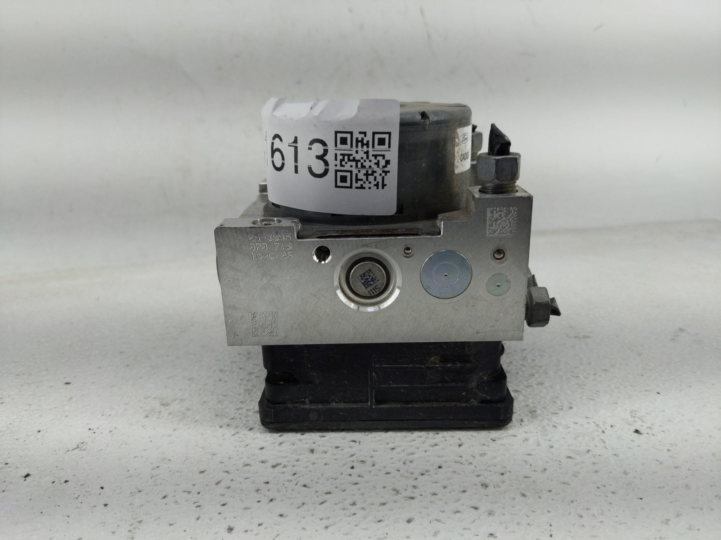 2019-2020 Ford Fusion ABS Pump Control Module Replacement P/N:KG9C-2B373-CD Fits Fits 2019 2020 OEM Used Auto Parts - Oemuse