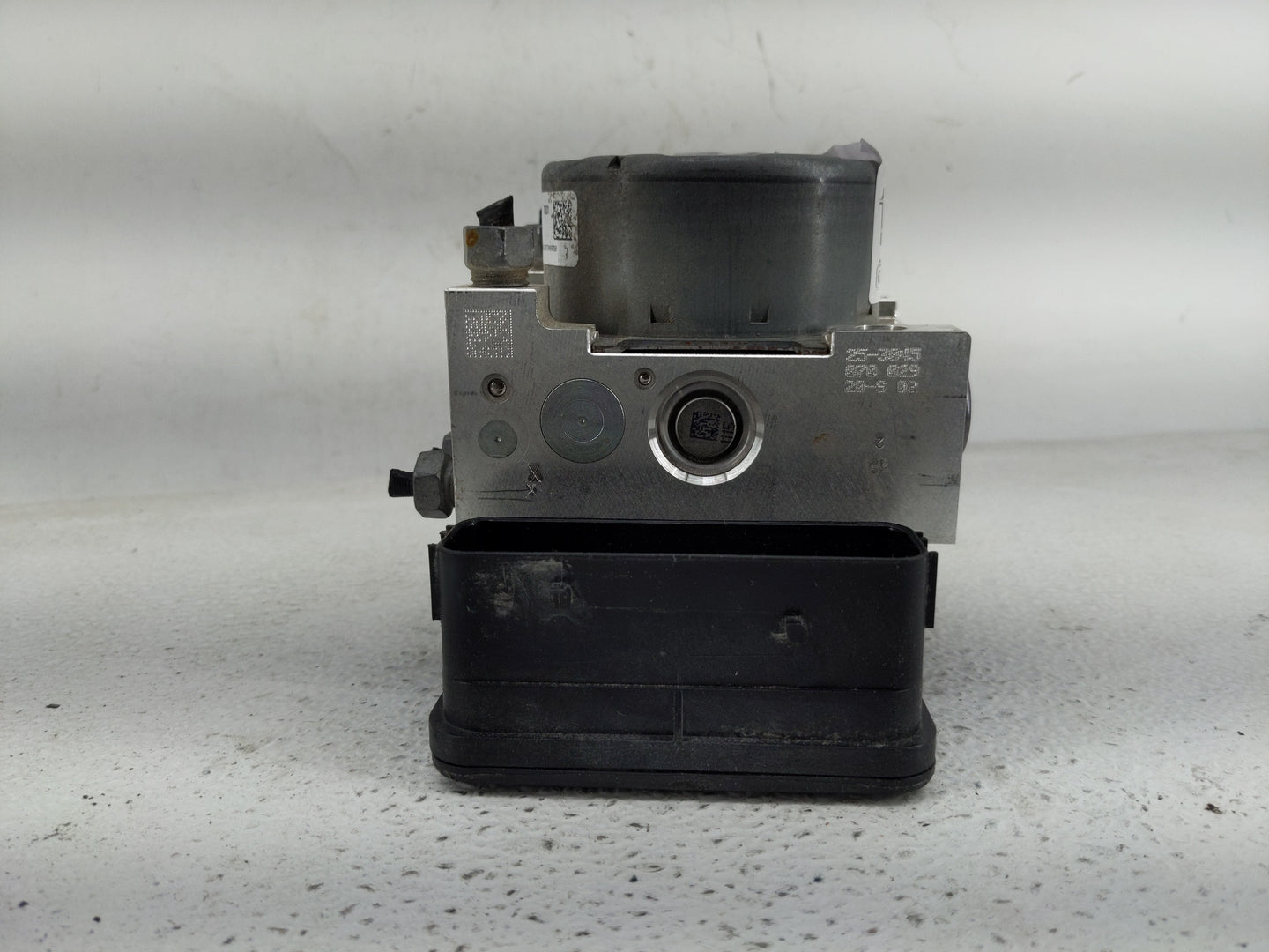 2019-2020 Ford Fusion ABS Pump Control Module Replacement P/N:KG9C-2B373-CD Fits Fits 2019 2020 OEM Used Auto Parts - Oemuse