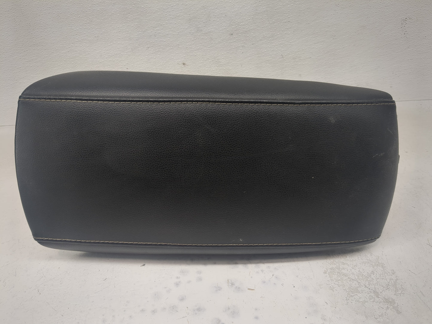 2017-2020 Ford Fusion Center Console Armrest Cover Lid Fits Fits 2017 2018 2019 2020 OEM Used Auto Parts - Oemusedautoparts1