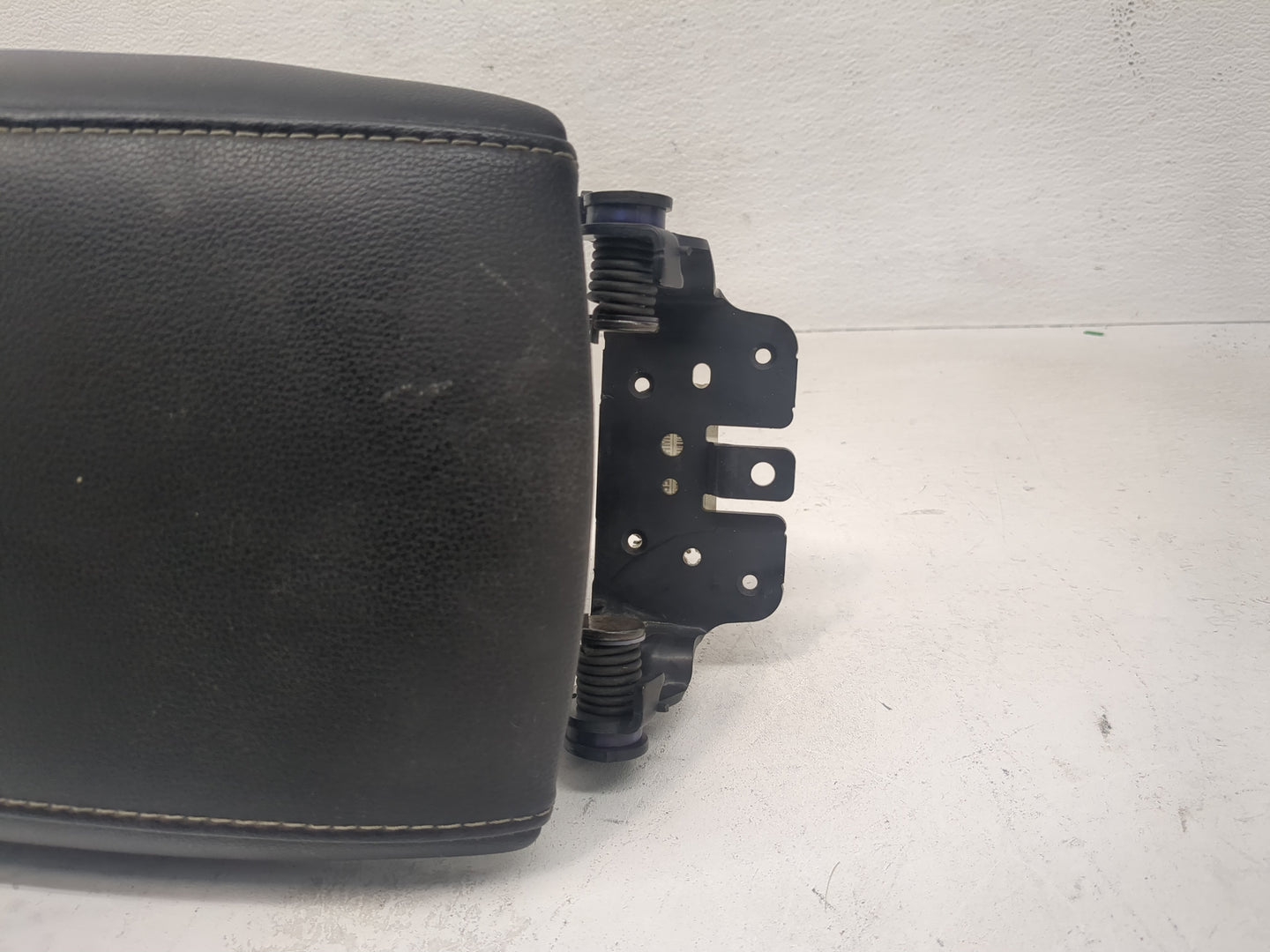 2017-2020 Ford Fusion Center Console Armrest Cover Lid Fits Fits 2017 2018 2019 2020 OEM Used Auto Parts - Oemusedautoparts1