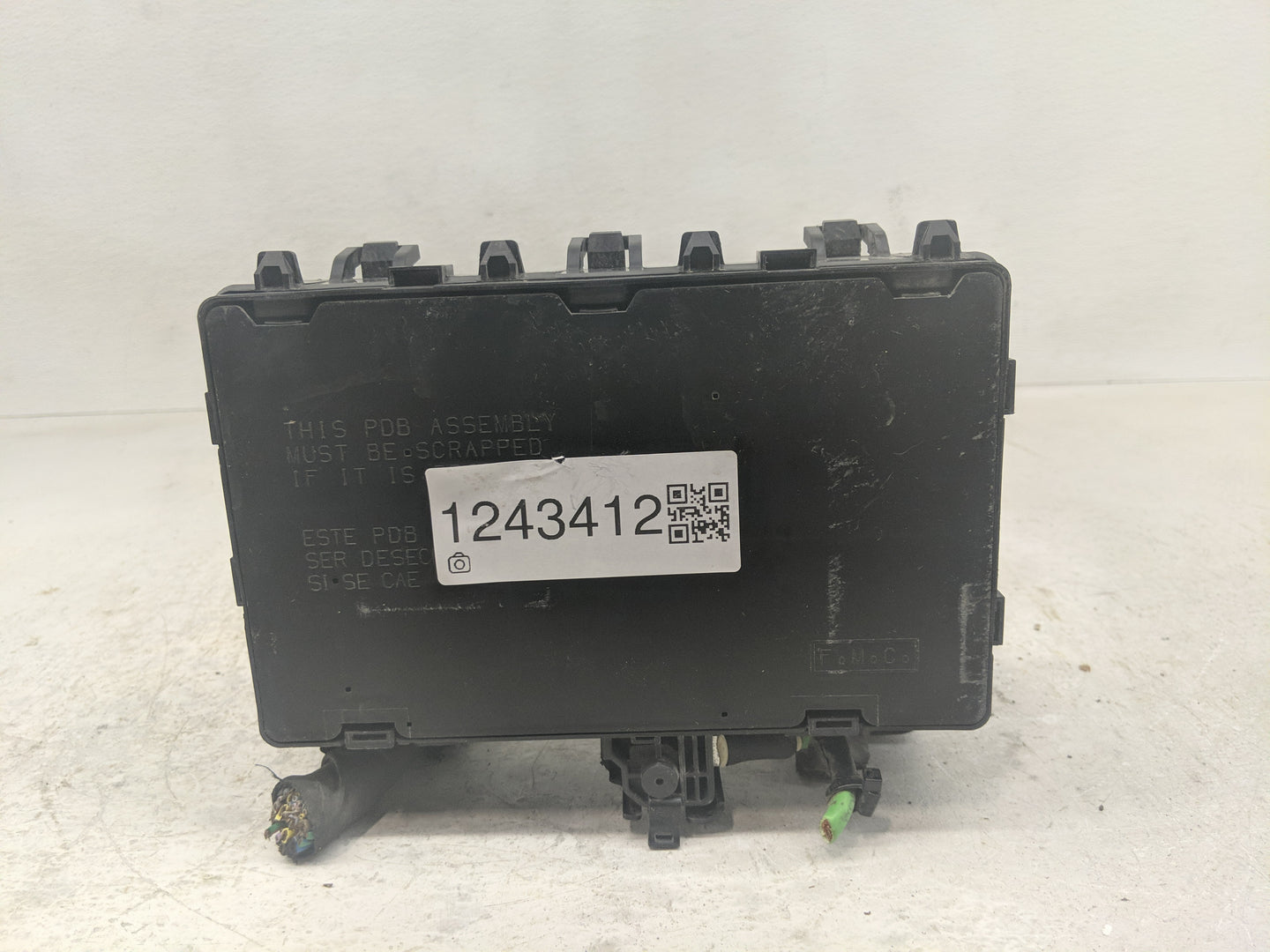 2017-2020 Ford Fusion Fusebox Fuse Box Panel Relay Module P/N:HG9T14D068BC Fits Fits 2017 2018 2019 2020 OEM Used Auto Parts
