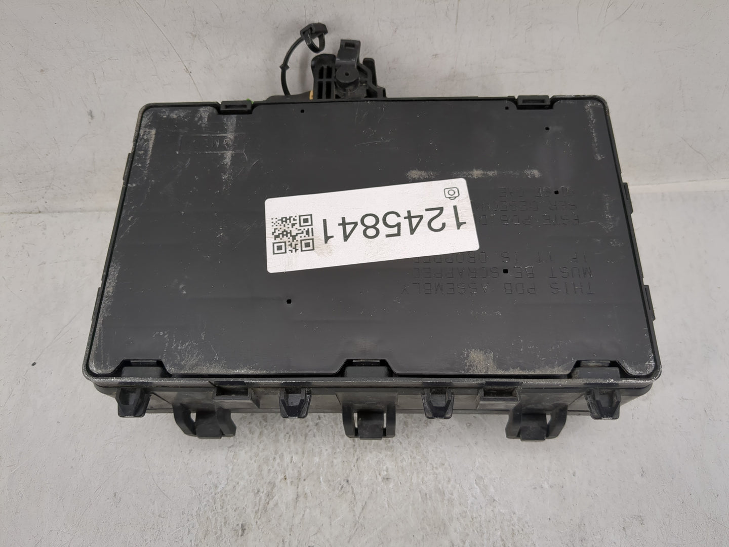 2017-2020 Ford Fusion Fusebox Fuse Box Panel Relay Module P/N:HG9T14D068AC Fits Fits 2017 2018 2019 2020 OEM Used Auto Parts