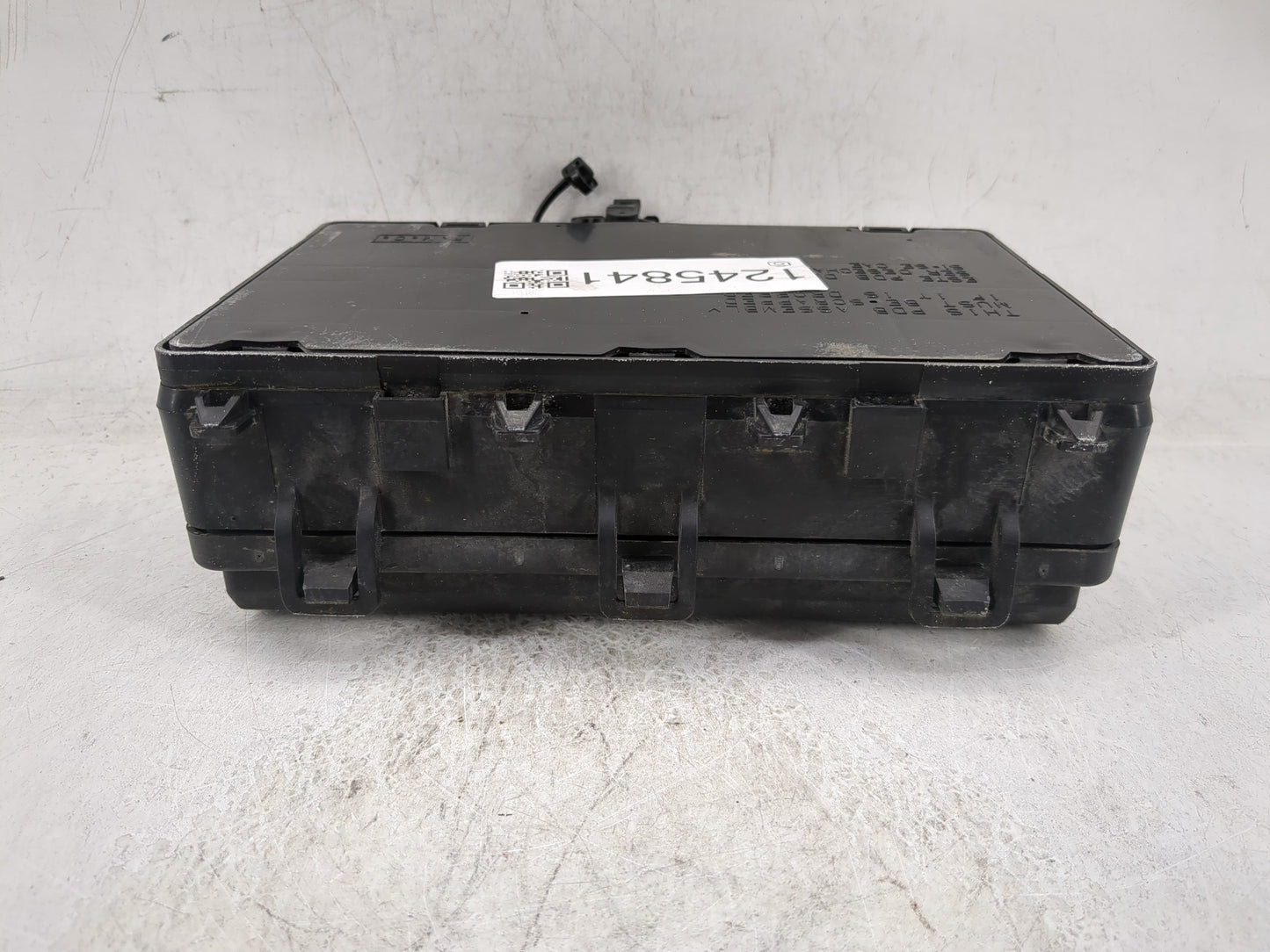 2017-2020 Ford Fusion Fusebox Fuse Box Panel Relay Module P/N:HG9T14D068AC Fits Fits 2017 2018 2019 2020 OEM Used Auto Parts