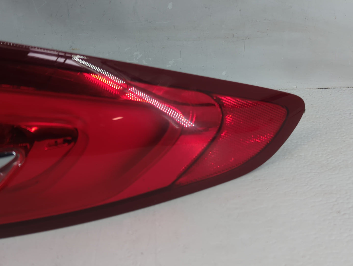 2017-2020 Ford Fusion Tail Light Assembly Passenger Right OEM P/N:HS73-13404-AD Fits Fits 2017 2018 2019 2020 OEM Used Auto 