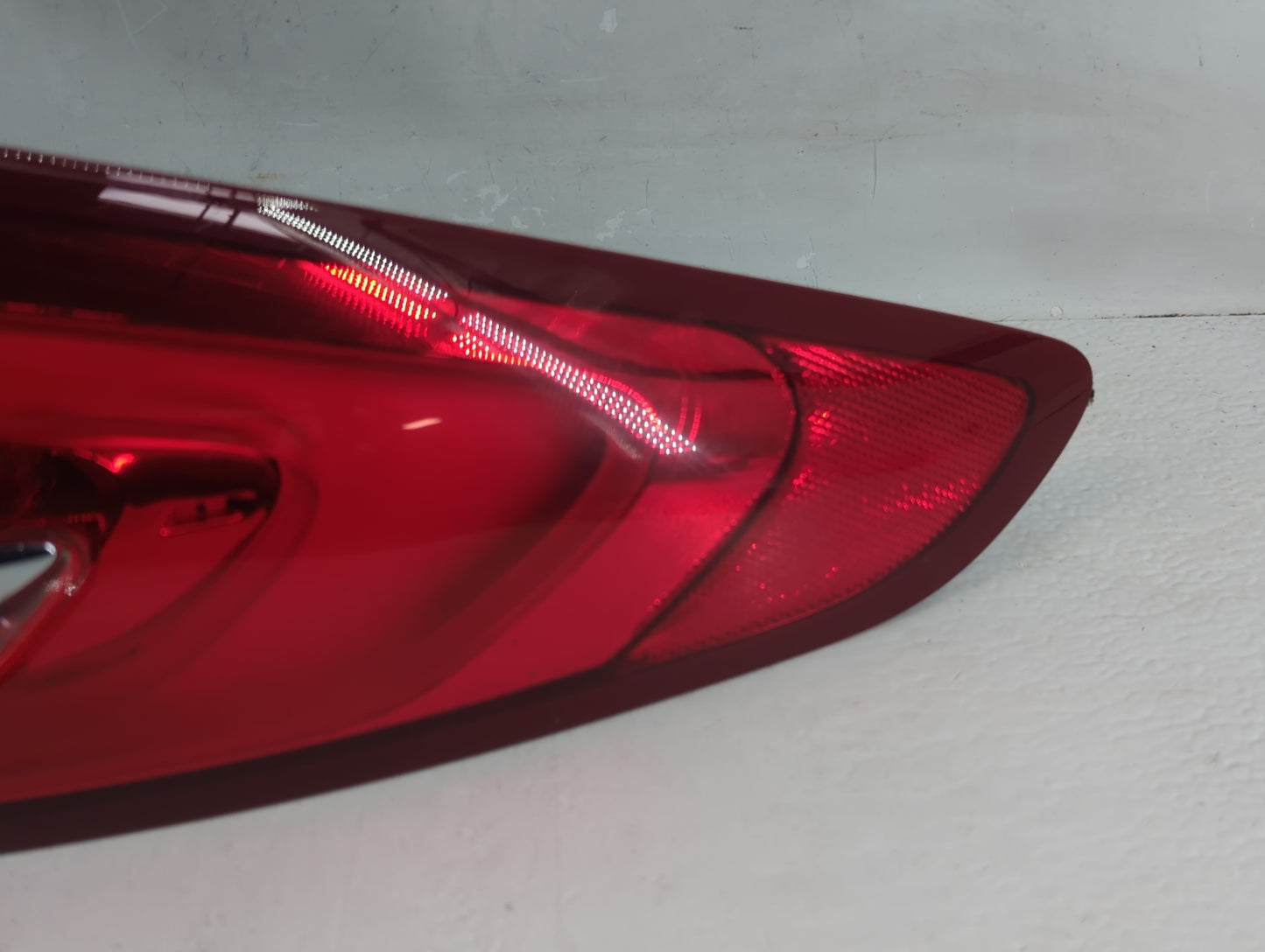 2017-2020 Ford Fusion Tail Light Assembly Passenger Right OEM P/N:HS73-13404-AD Fits Fits 2017 2018 2019 2020 OEM Used Auto 