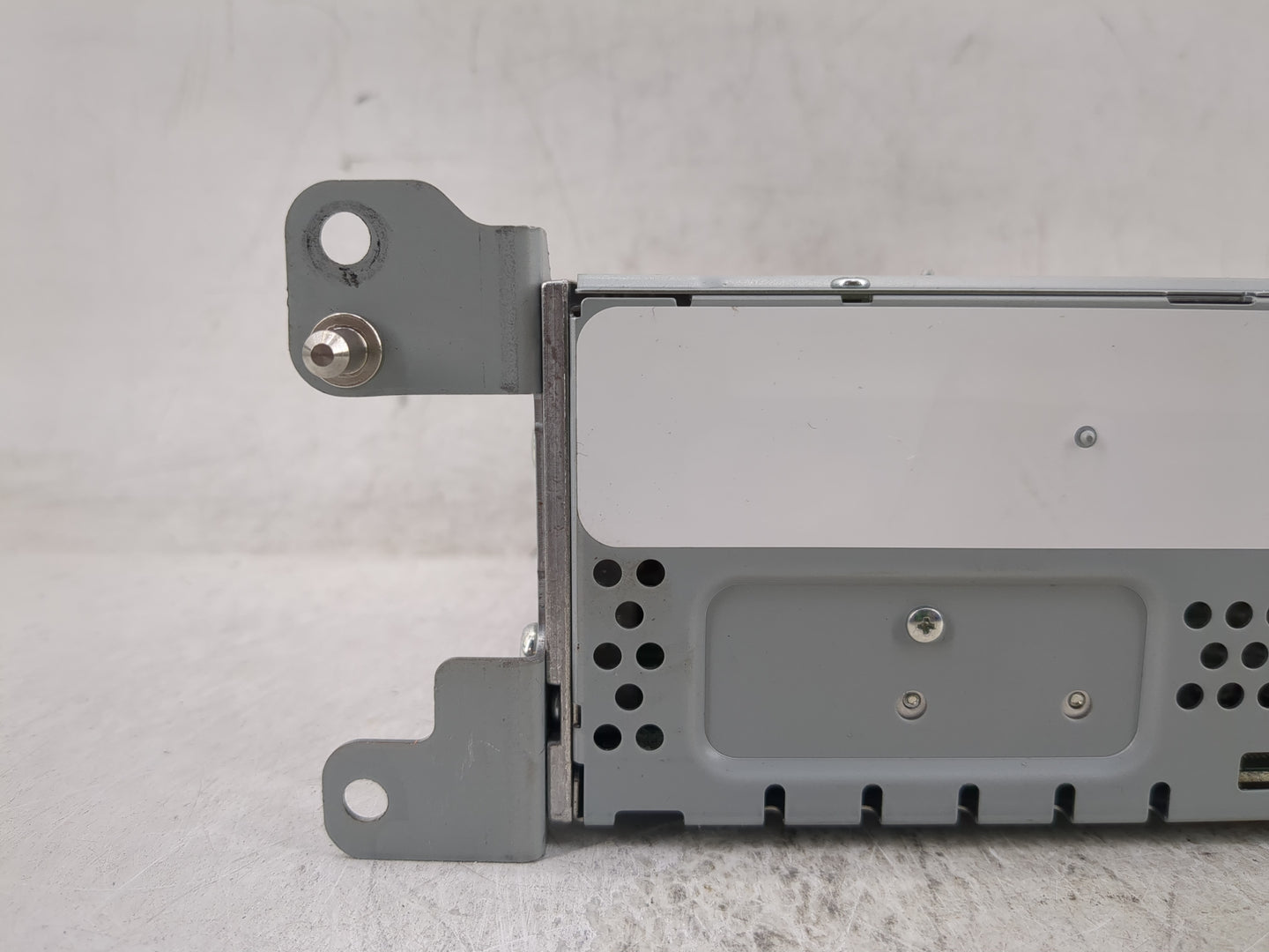 2019-2020 Ford Fusion Radio AM FM Cd Player Receiver Replacement P/N:KS7T-18D818-AD Fits Fits 2019 2020 OEM Used Auto Parts 