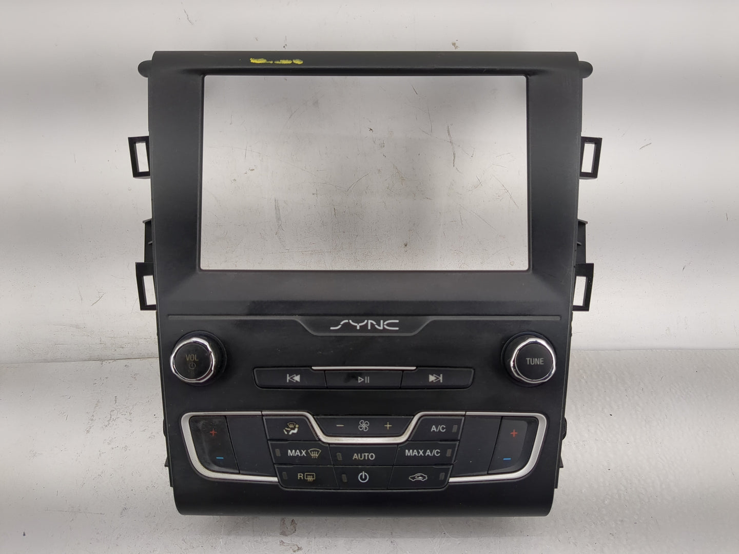 2017-2020 Ford Fusion Radio Control Panel - Oemusedautoparts1.com