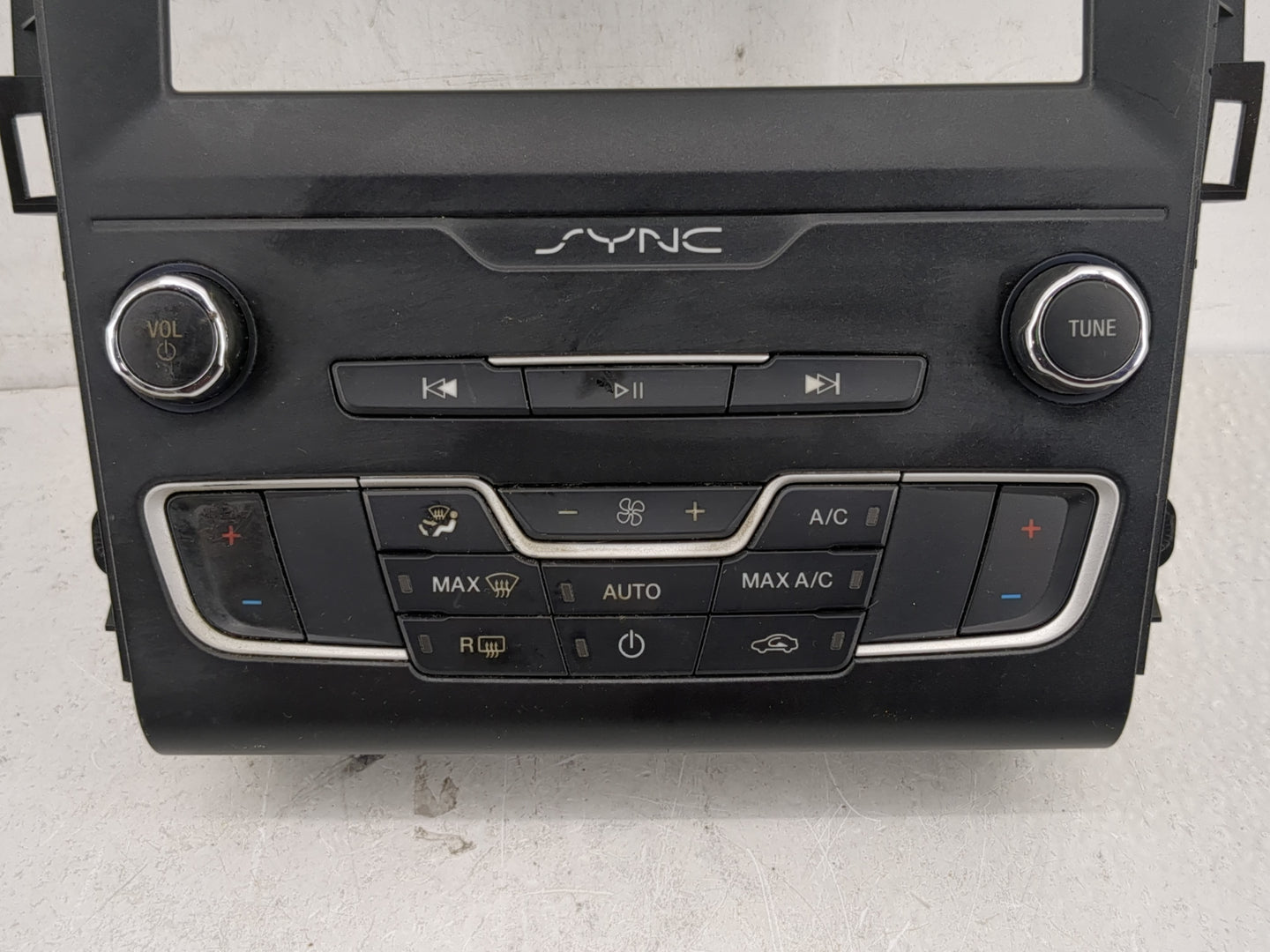 2017-2020 Ford Fusion Radio Control Panel - Oemusedautoparts1.com