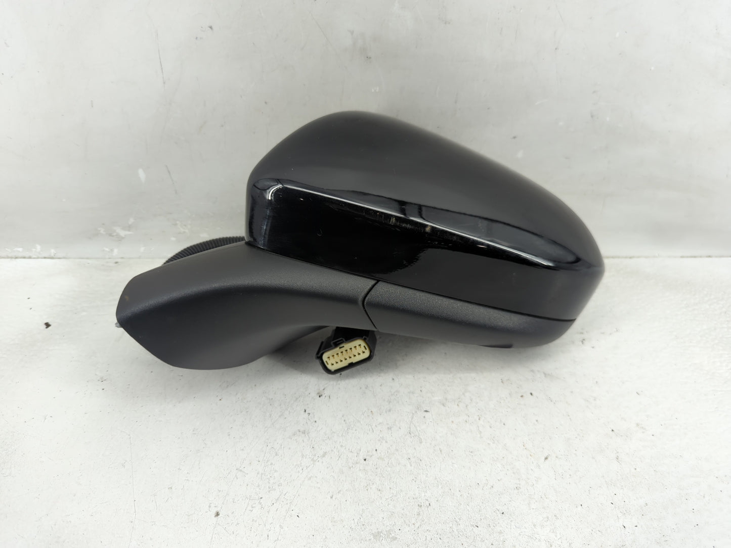 2019-2020 Ford Fusion Driver Side View Mirror - Left Door Mirror OEM Used - Oemusedautoparts1.com