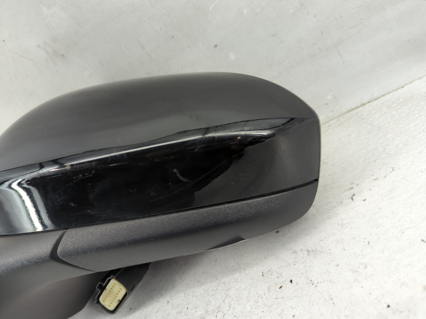 2019-2020 Ford Fusion Driver Side View Mirror - Left Door Mirror OEM Used - Oemusedautoparts1.com