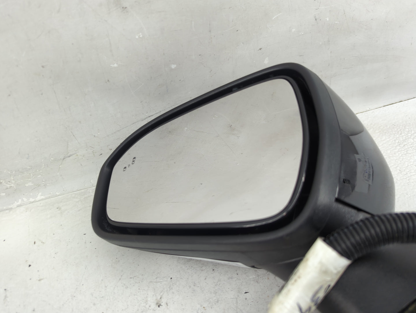 2019-2020 Ford Fusion Driver Side View Mirror - Left Door Mirror OEM Used - Oemusedautoparts1.com
