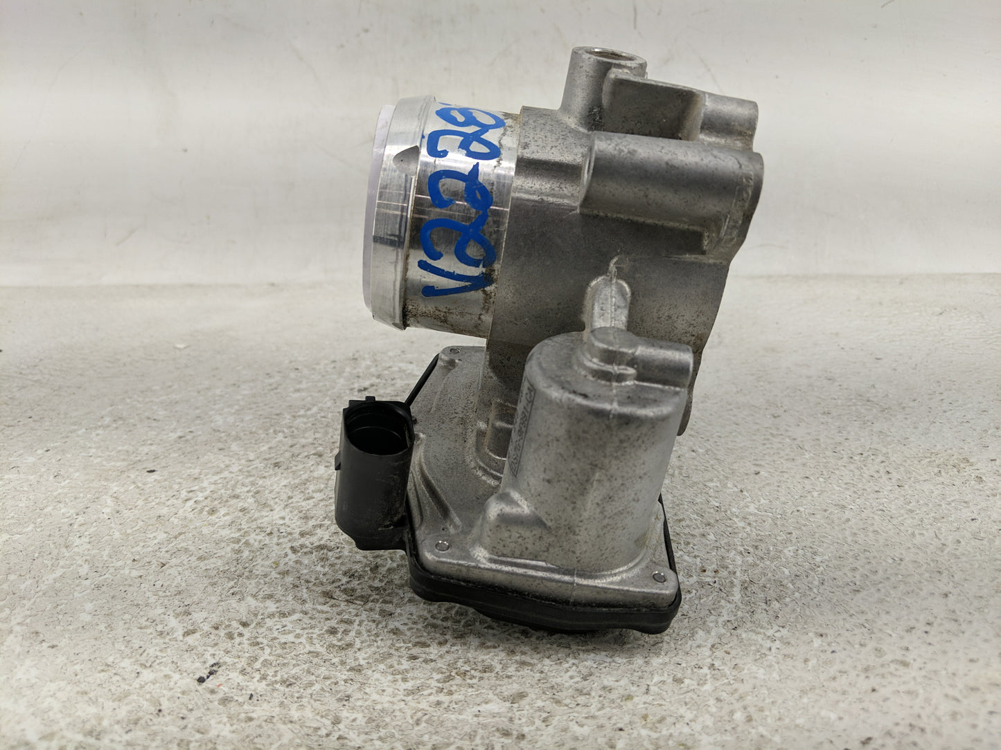 2014-2020 Ford Fusion Throttle Body P/N:DS7G-9F991-CA Fits Fits 2014 2015 2016 2017 2018 2019 2020 OEM Used Auto Parts - Oem
