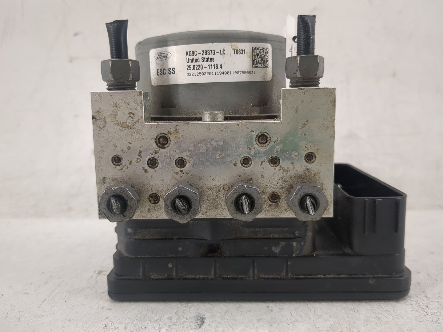 2019-2020 Ford Fusion ABS Pump Control Module Replacement P/N:KG9C-2B373-LC KG9C-2B373-CD Fits Fits 2019 2020 OEM Used Auto 