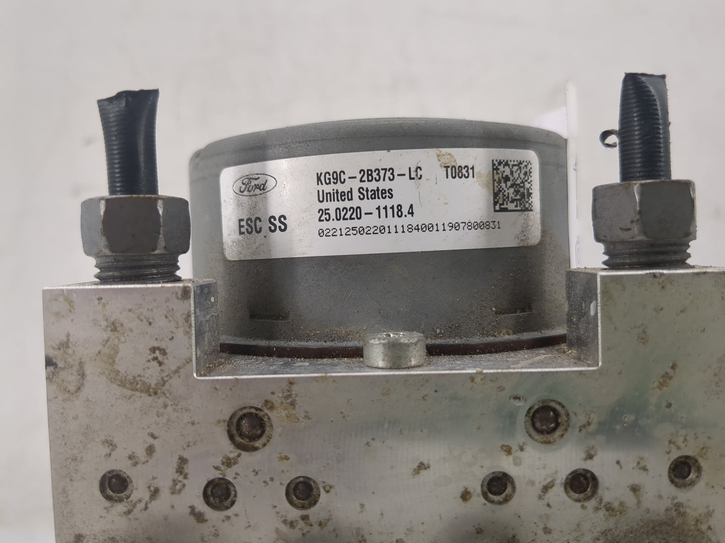 2019-2020 Ford Fusion ABS Pump Control Module Replacement P/N:KG9C-2B373-LC KG9C-2B373-CD Fits Fits 2019 2020 OEM Used Auto 