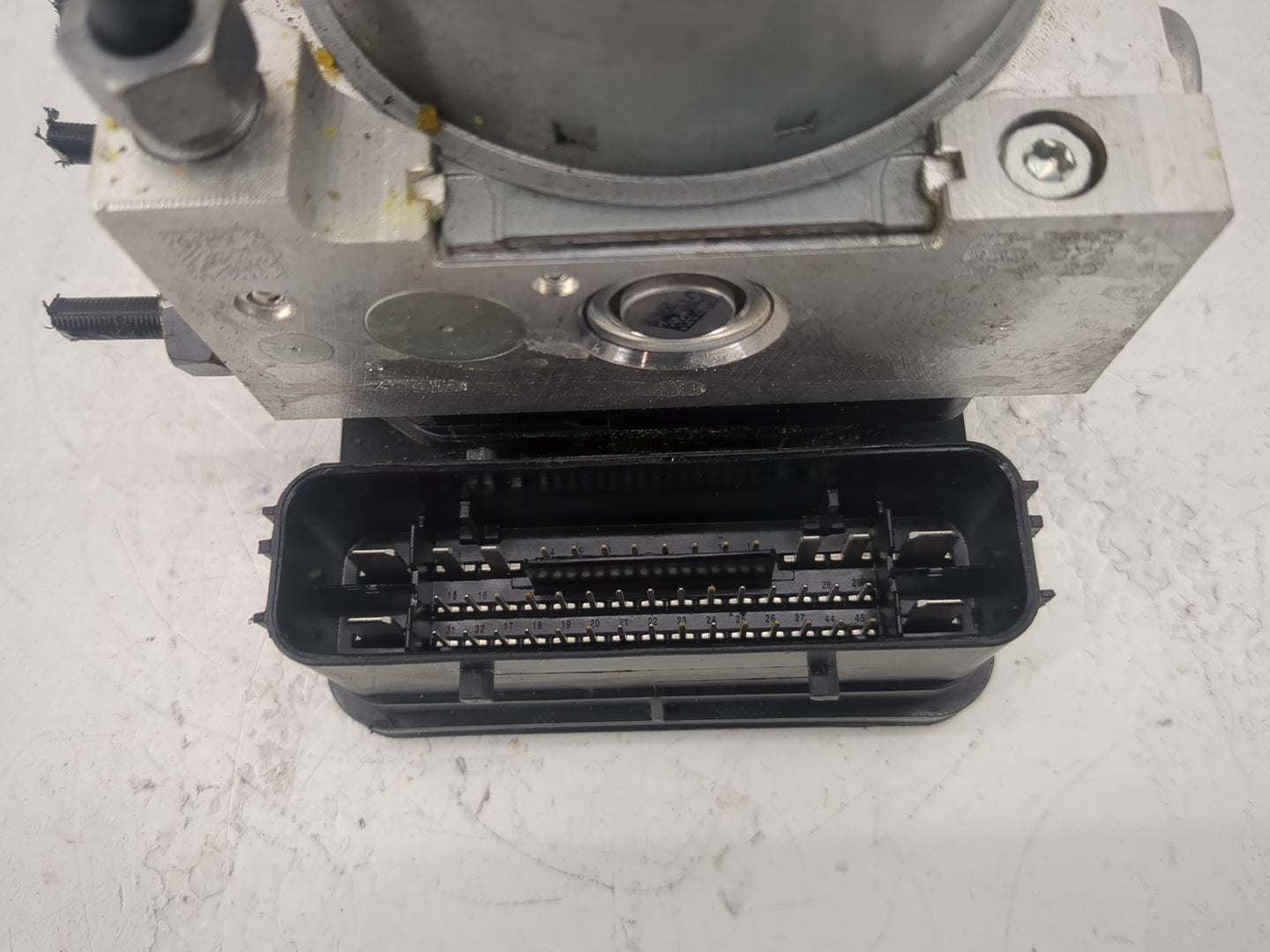 2019-2020 Ford Fusion ABS Pump Control Module Replacement P/N:KG9C-2B373-CD Fits Fits 2019 2020 OEM Used Auto Parts - Oemuse