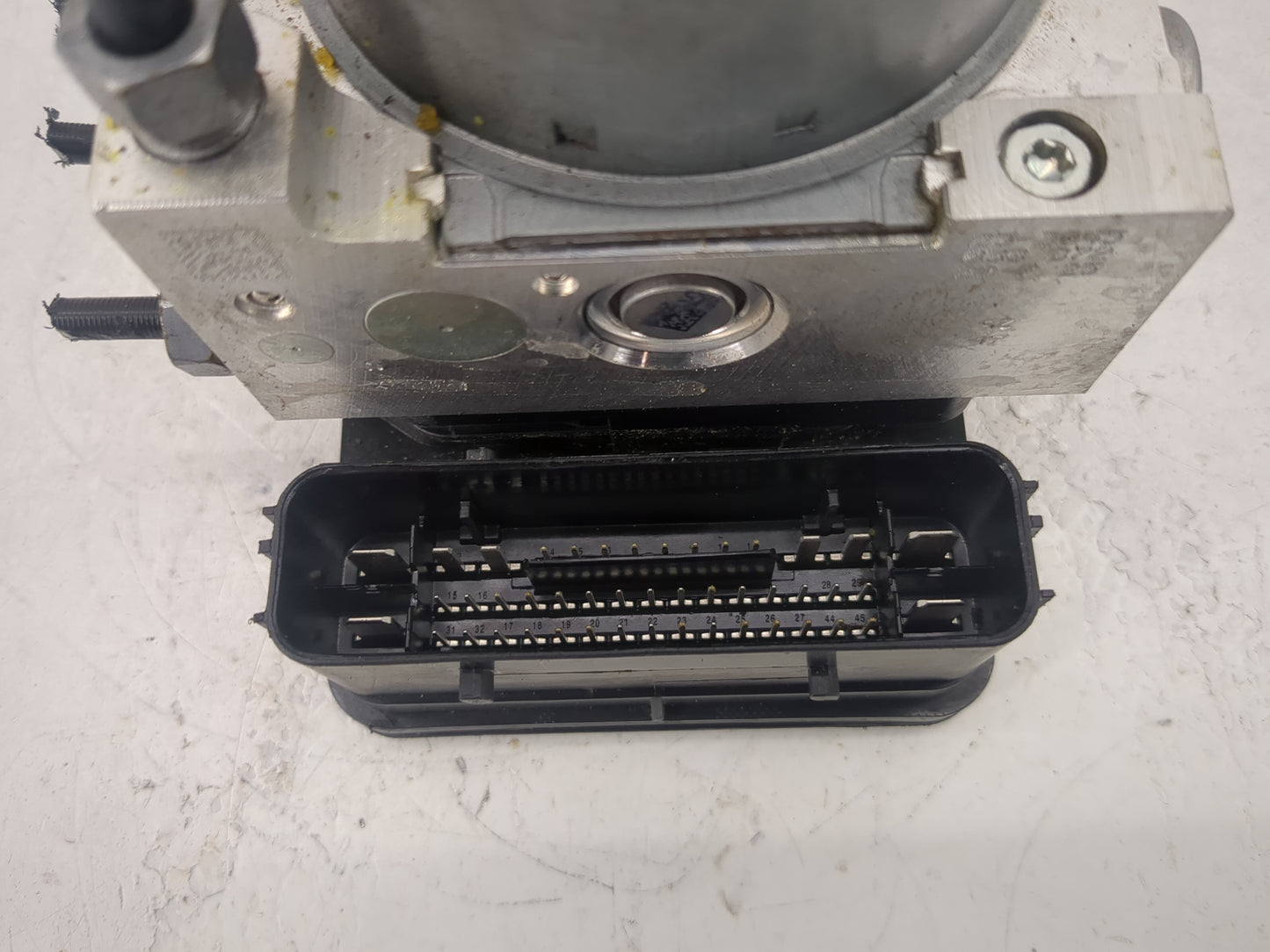 2019-2020 Ford Fusion ABS Pump Control Module Replacement P/N:KG9C-2B373-CD Fits Fits 2019 2020 OEM Used Auto Parts - Oemuse