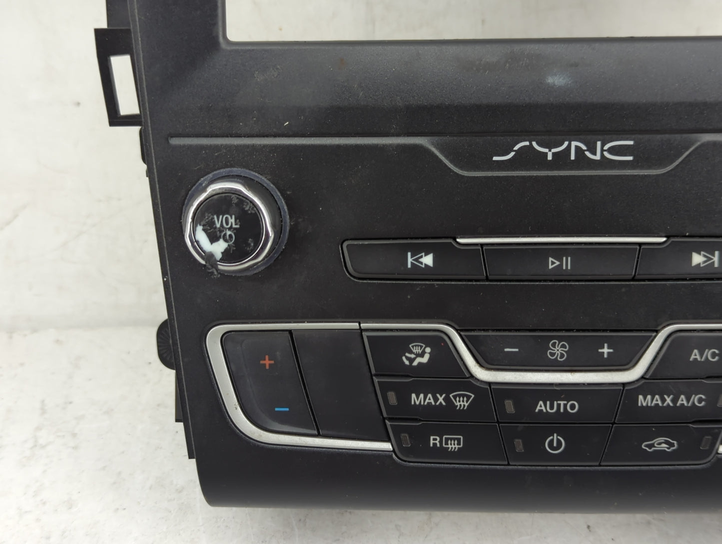 2017-2020 Ford Fusion Radio Control Panel - Oemusedautoparts1.com