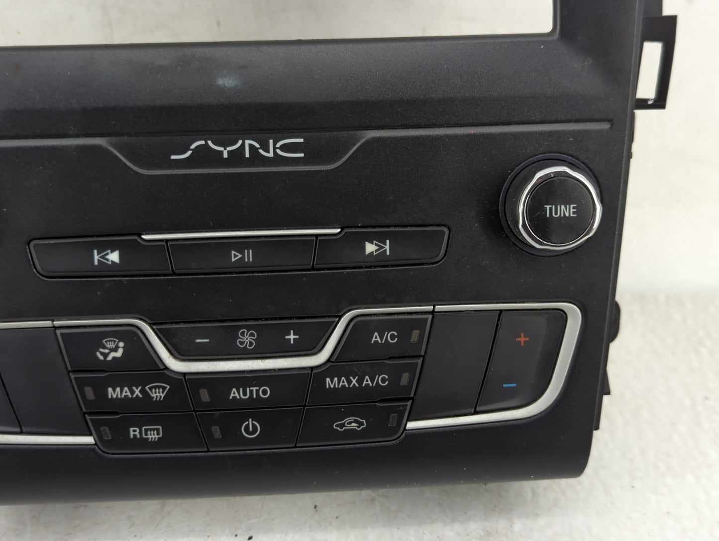 2017-2020 Ford Fusion Radio Control Panel - Oemusedautoparts1.com
